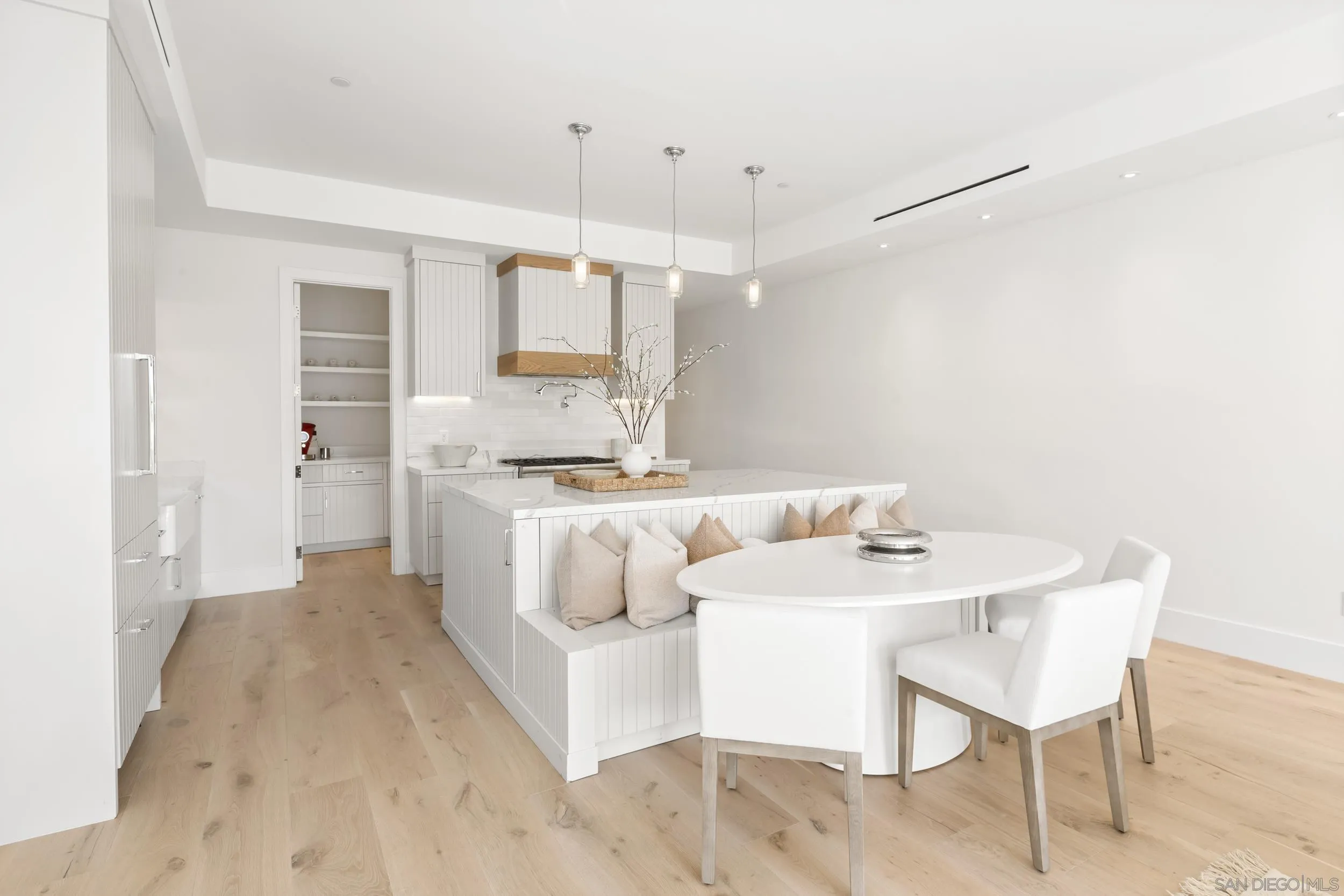 Photo #12: 250046008 Listing: Photo #12