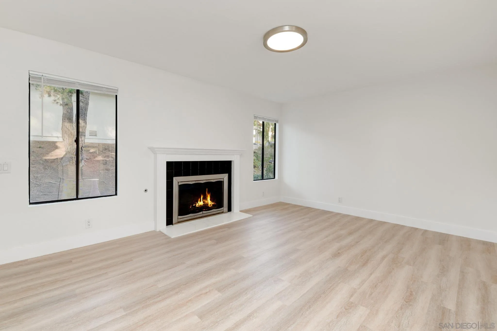 https://cdn.realtyfeed.com/cdn/127/250046011/6cc828bd71efbee661b8a572d18af472.webp
