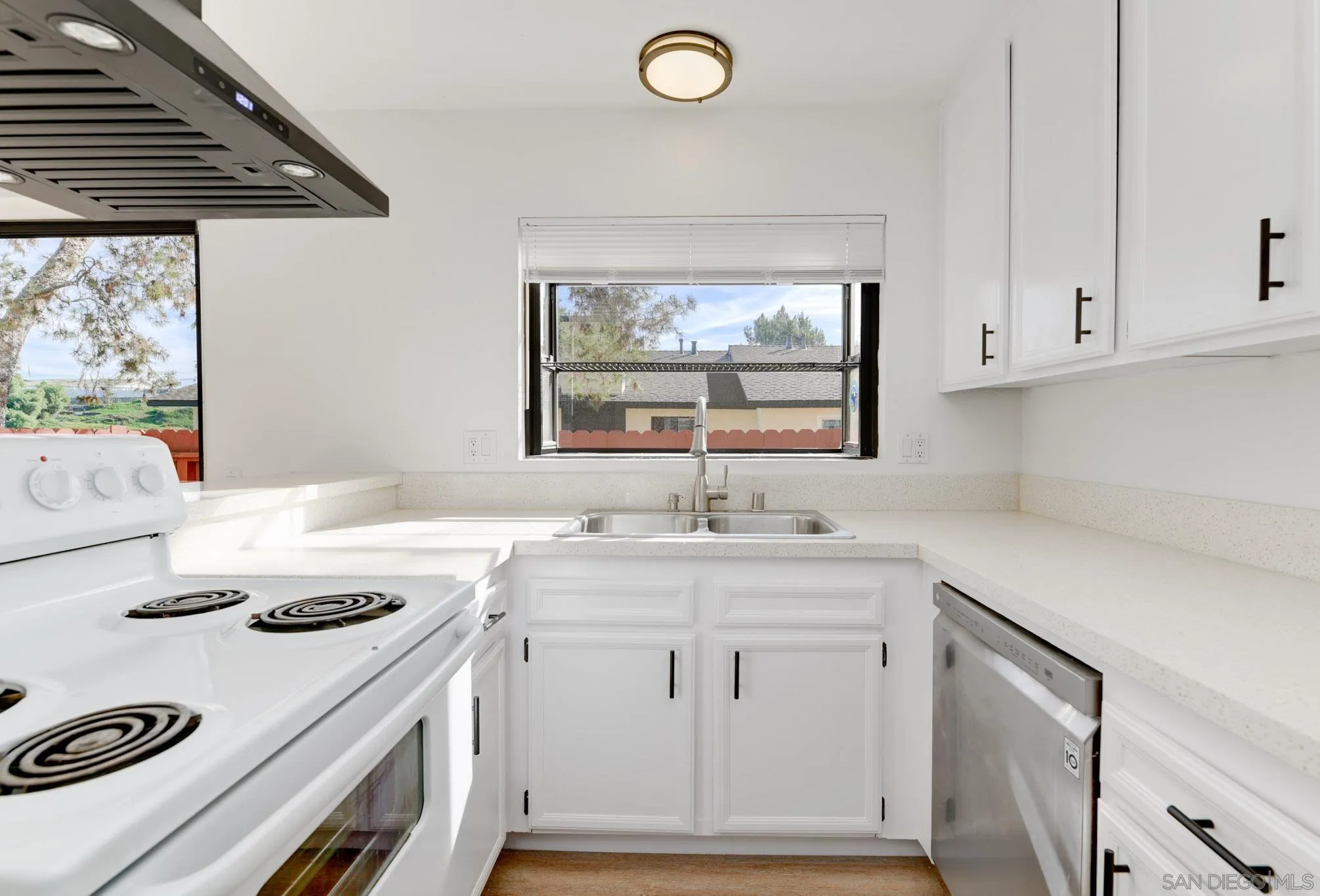 https://cdn.realtyfeed.com/cdn/127/250046011/8f6a1b20401aa75cf66669daed904444.webp