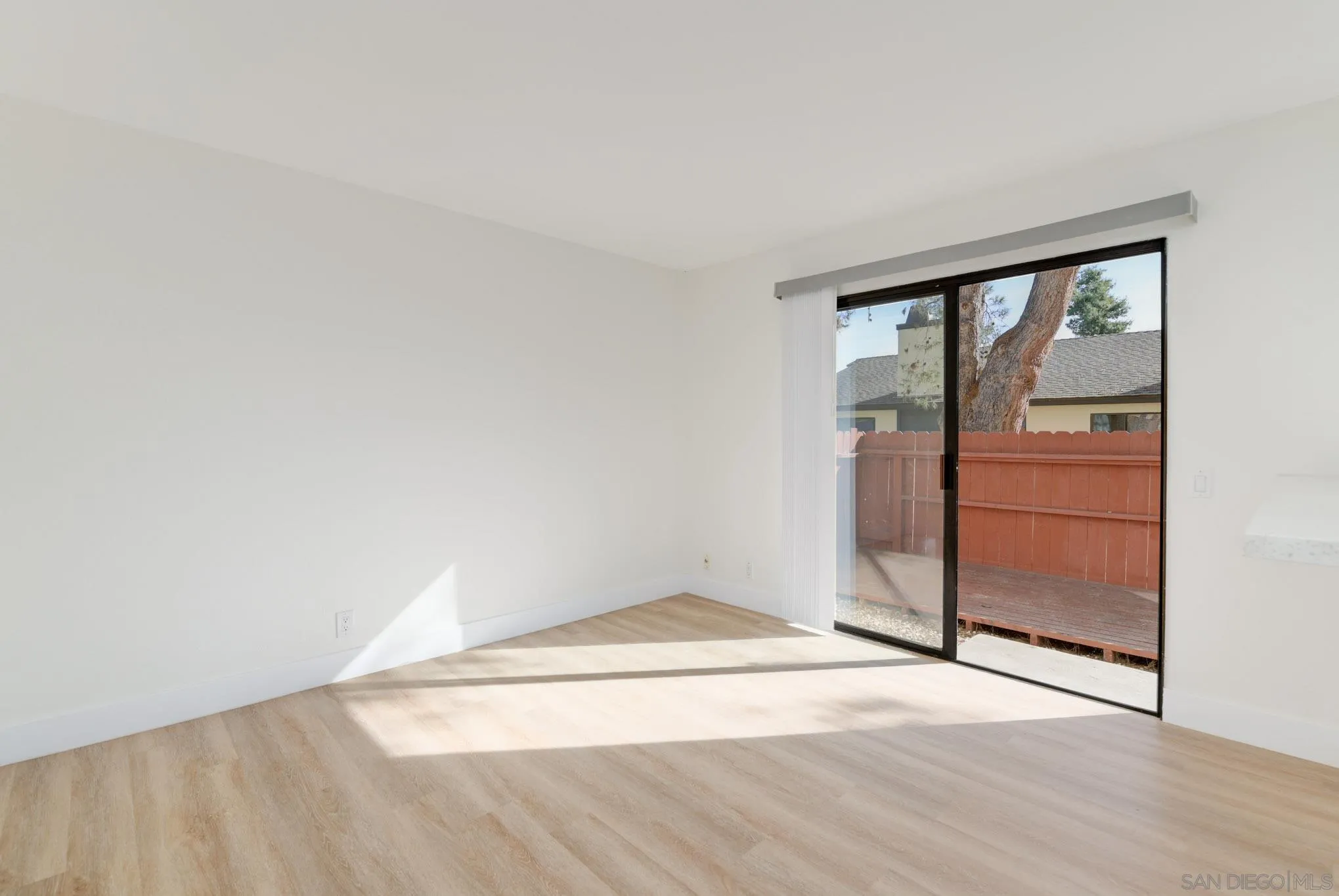 https://cdn.realtyfeed.com/cdn/127/250046011/cb49e6f609408b5df1863a99857f86ed.webp