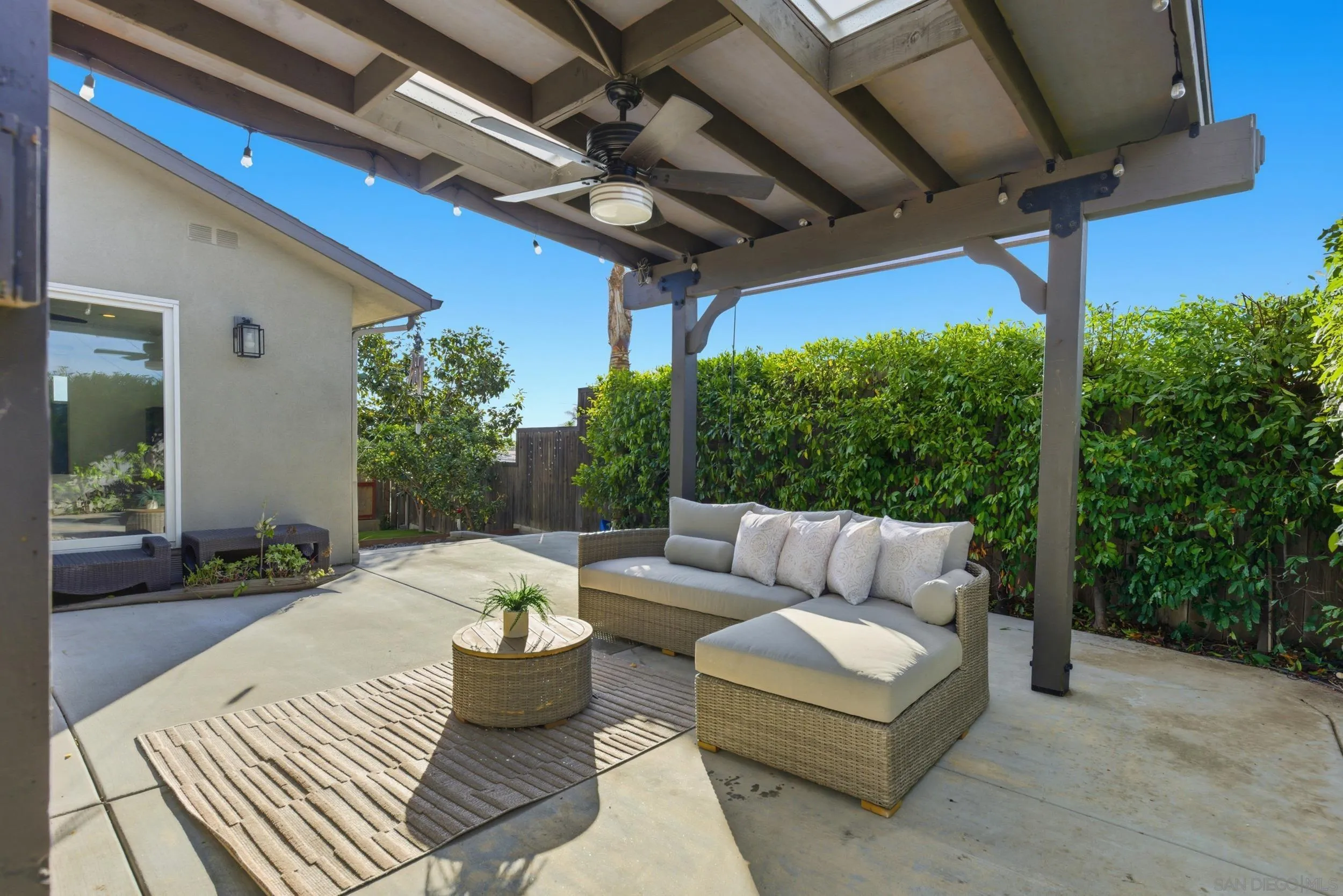 https://cdn.realtyfeed.com/cdn/127/250046016/48fb6ba71b5ab88ec5581b14d5109d35.webp
