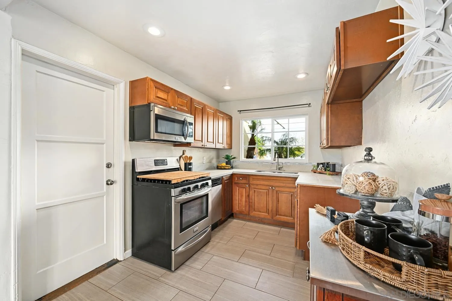 https://cdn.realtyfeed.com/cdn/127/250046020/510c479fc4cde1f18afa1447d25cae24.webp