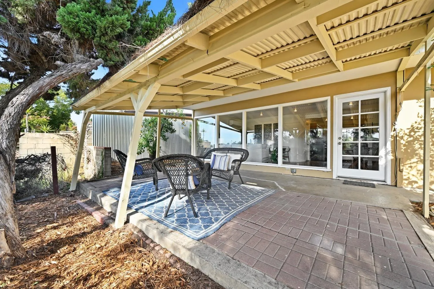 https://cdn.realtyfeed.com/cdn/127/250046020/e22c61e9806f2d737e6cc026826f9bcd.webp