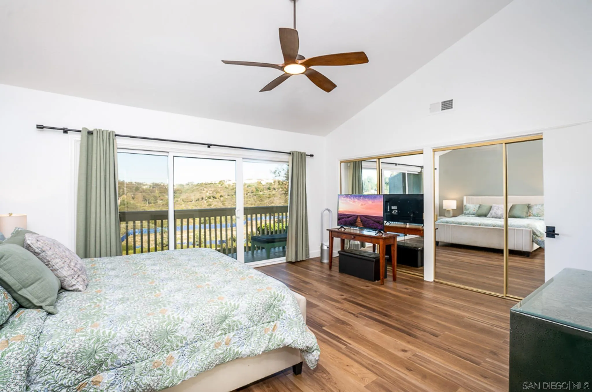 Photo #18: 250046028 Listing: Photo #18