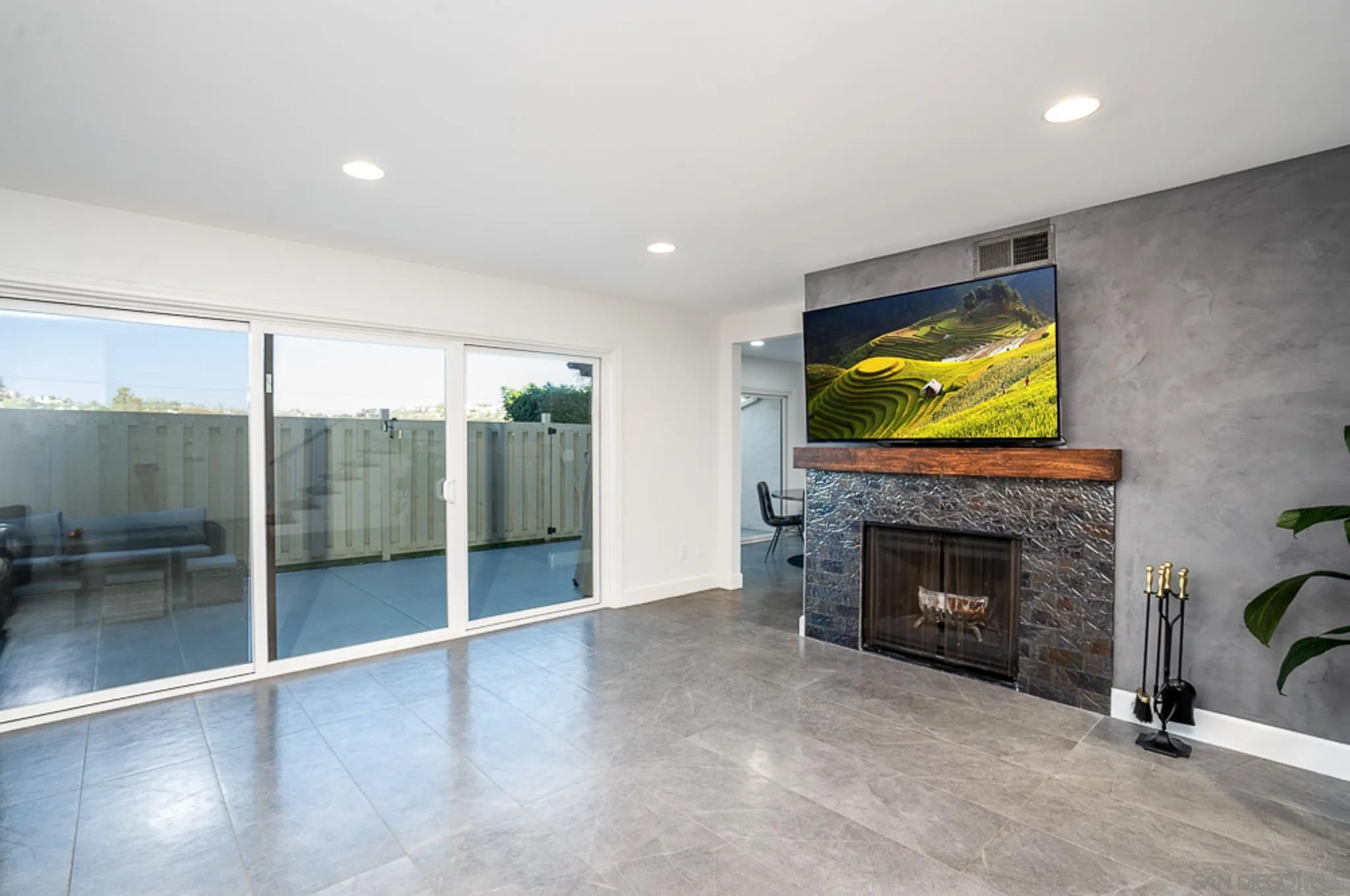 Photo #11: 250046028 Listing: Photo #11