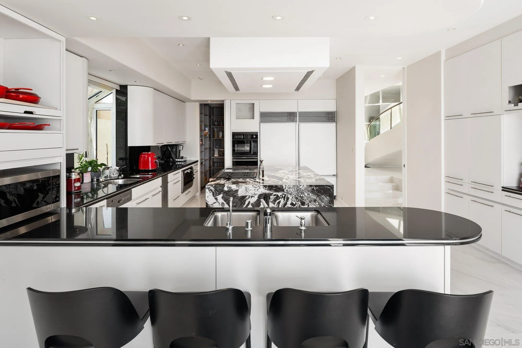 https://cdn.realtyfeed.com/cdn/127/250046030/42033a7ae441cf7bdf3238434985dc48.webp