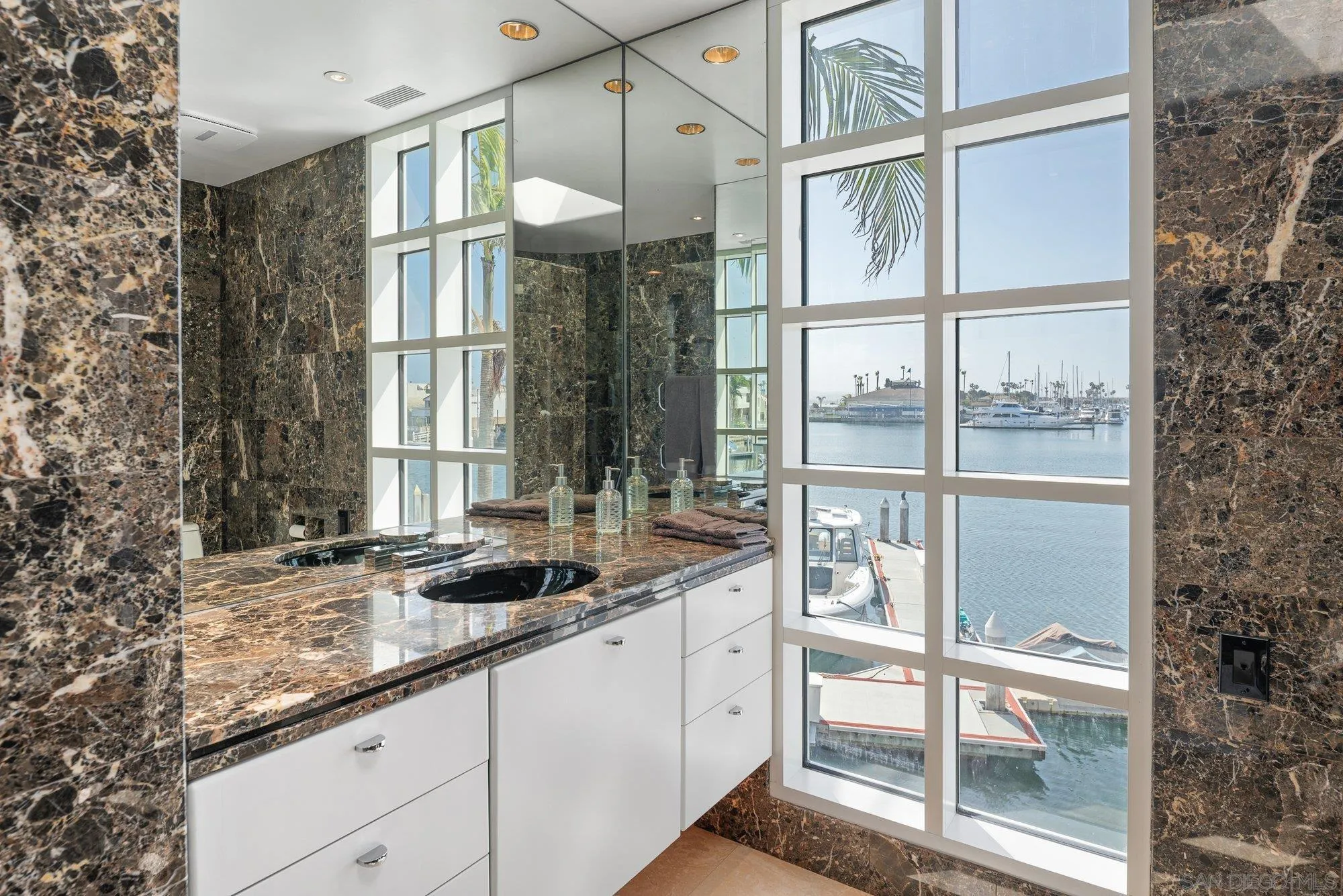 https://cdn.realtyfeed.com/cdn/127/250046030/5e529f05dae94f9d865085f998dc111f.webp