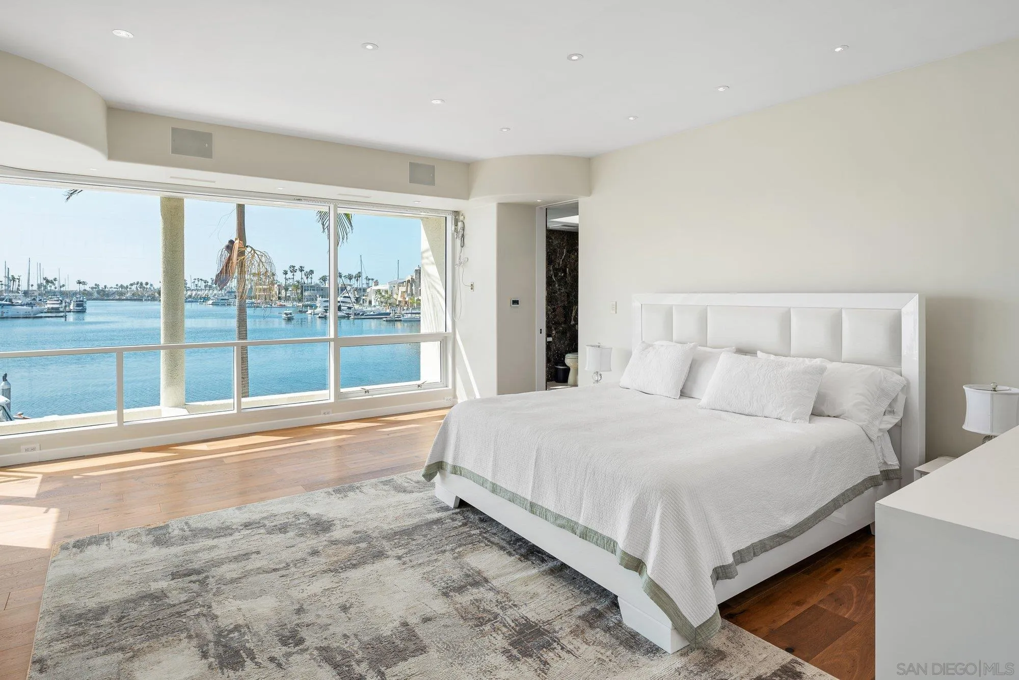 https://cdn.realtyfeed.com/cdn/127/250046030/5efdfae17c4779f4782235f81b029648.webp