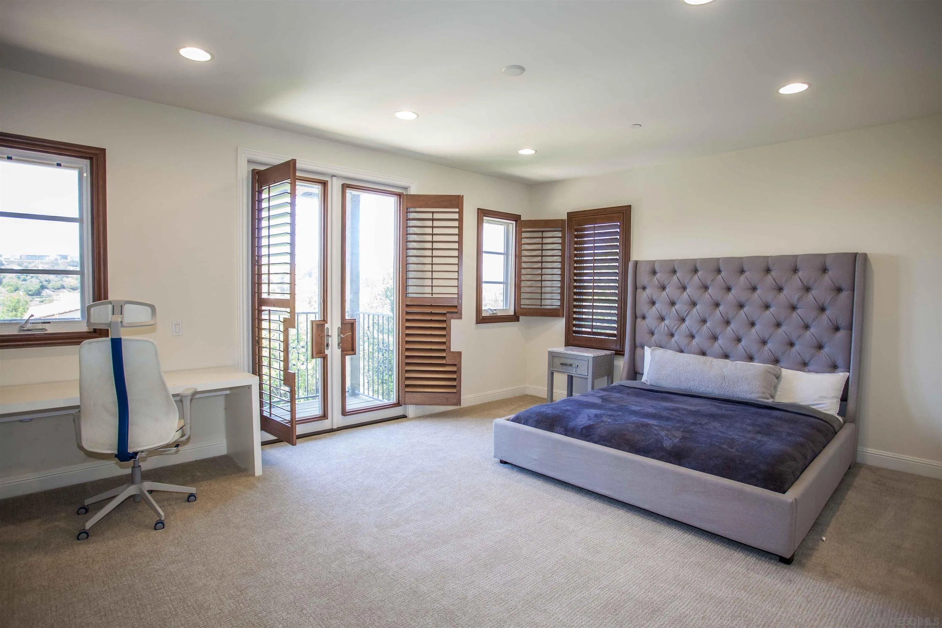 https://cdn.realtyfeed.com/cdn/127/250046031/1048a6f15a0e4ab0ba1fc7217fdbfabc.webp
