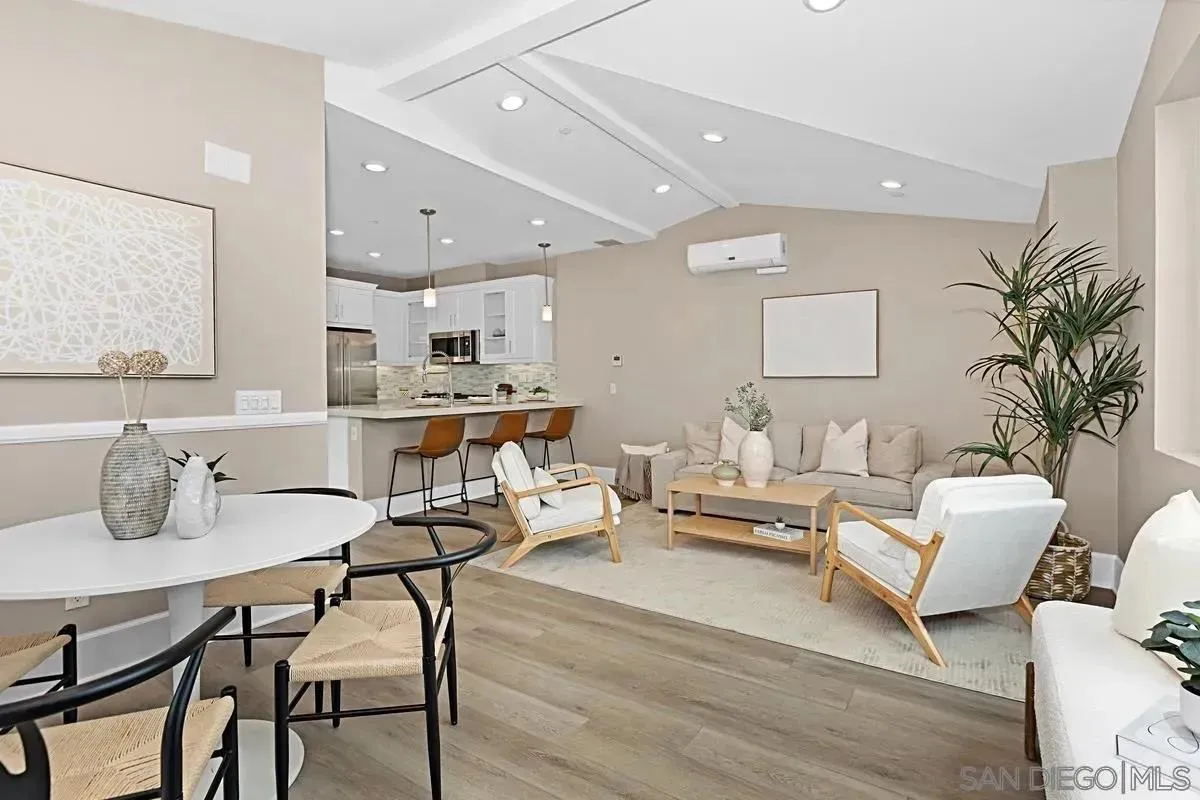 Photo #8: 250046035 Listing: Photo #8