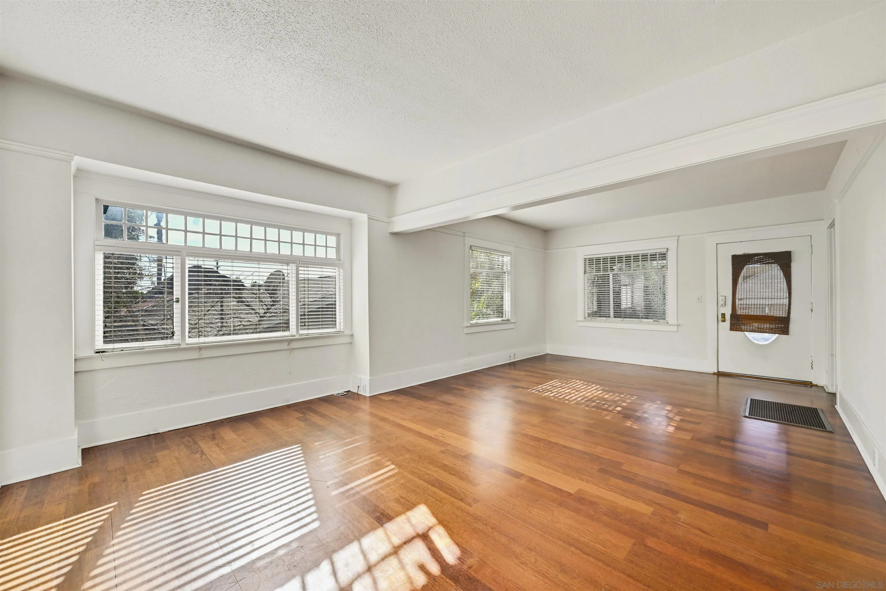 https://cdn.realtyfeed.com/cdn/127/250046042/1f2b95721a537c240f9cd8e203fe9781.webp