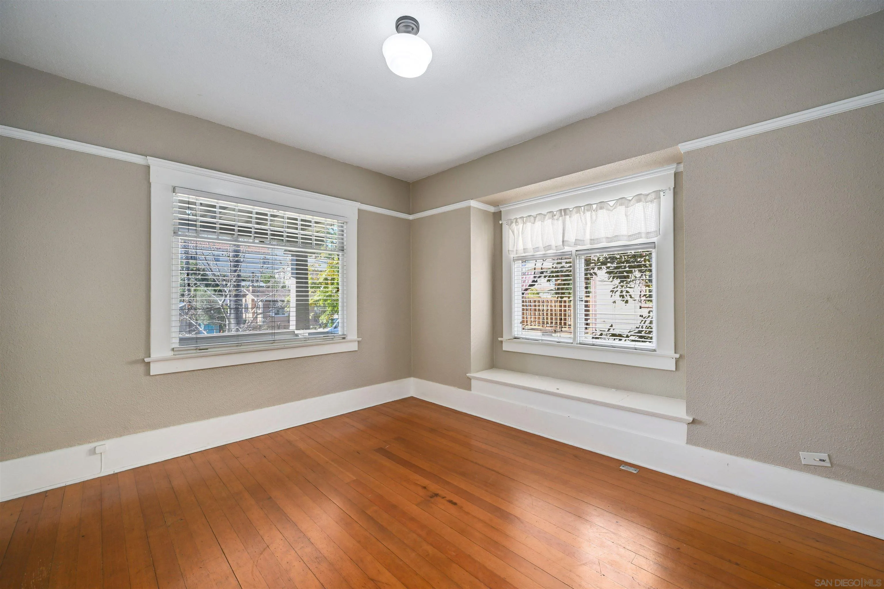 https://cdn.realtyfeed.com/cdn/127/250046042/a2001a19c38129a62cb773a6651a675c.webp