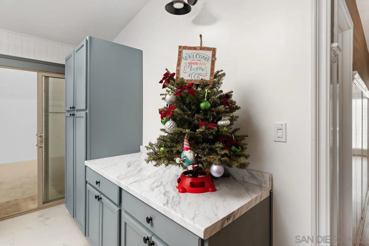 https://cdn.realtyfeed.com/cdn/127/250046044/ec7d418ba8be05b86e0d906593242f65.webp