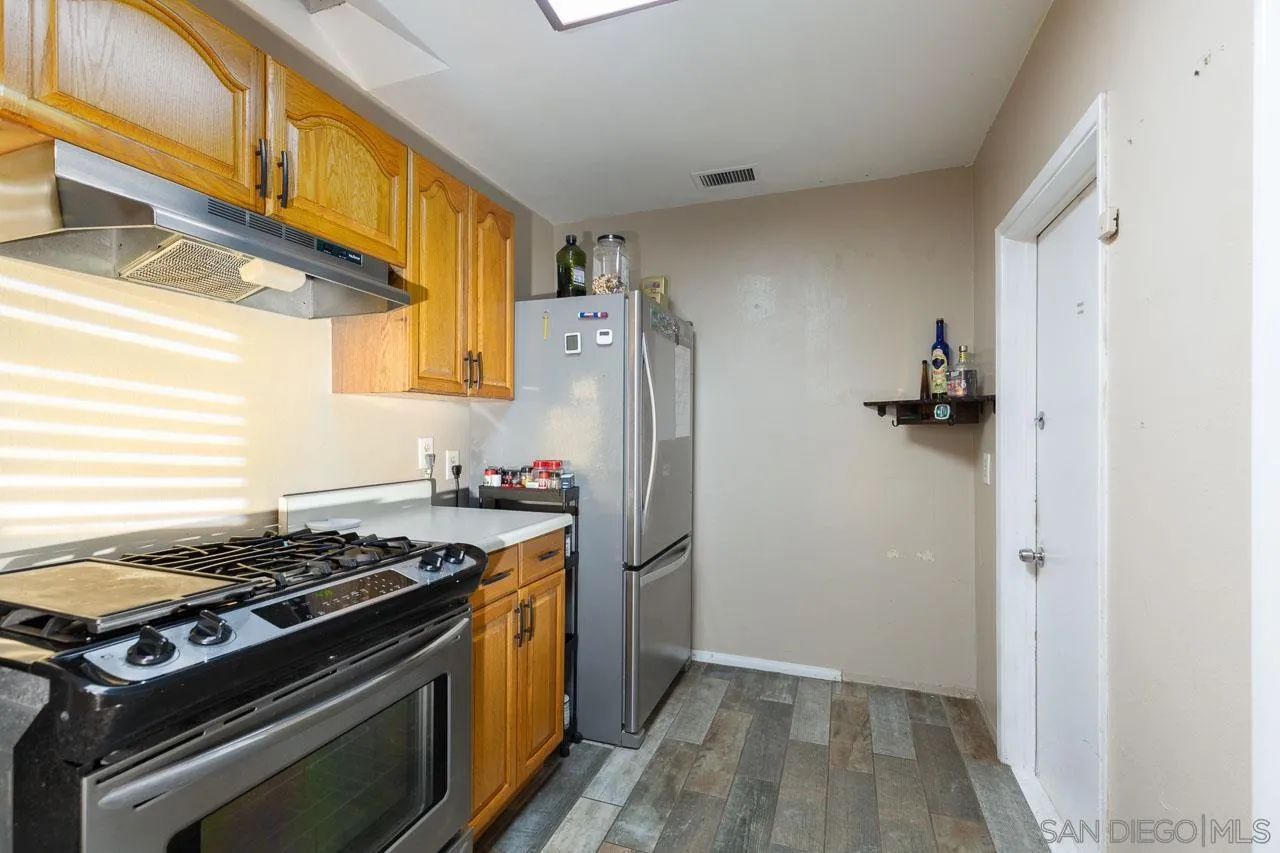 https://cdn.realtyfeed.com/cdn/127/250046047/27a7edd18ee5508d61413e5befd0182f.webp