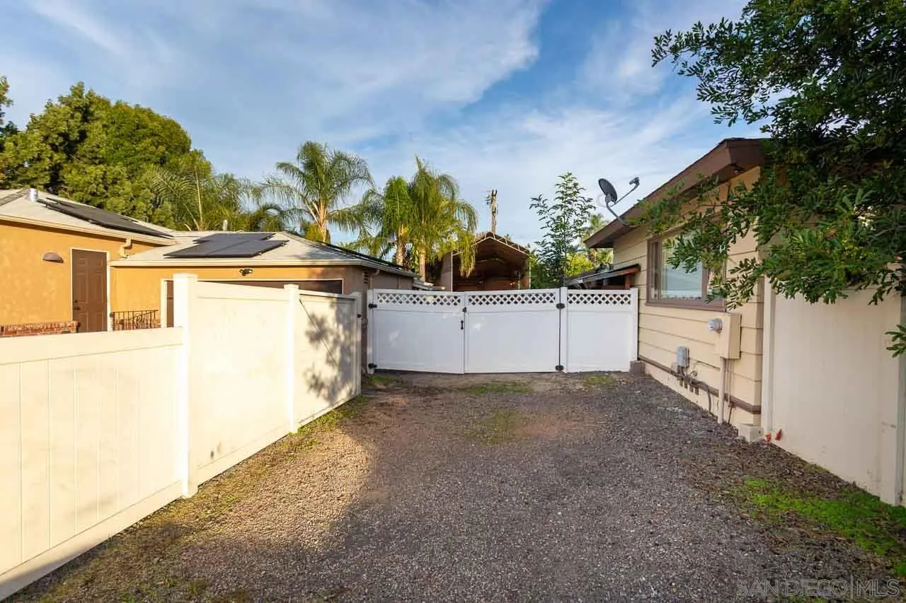 https://cdn.realtyfeed.com/cdn/127/250046047/93755a06780ad37ec112b41cf03c1e29.webp
