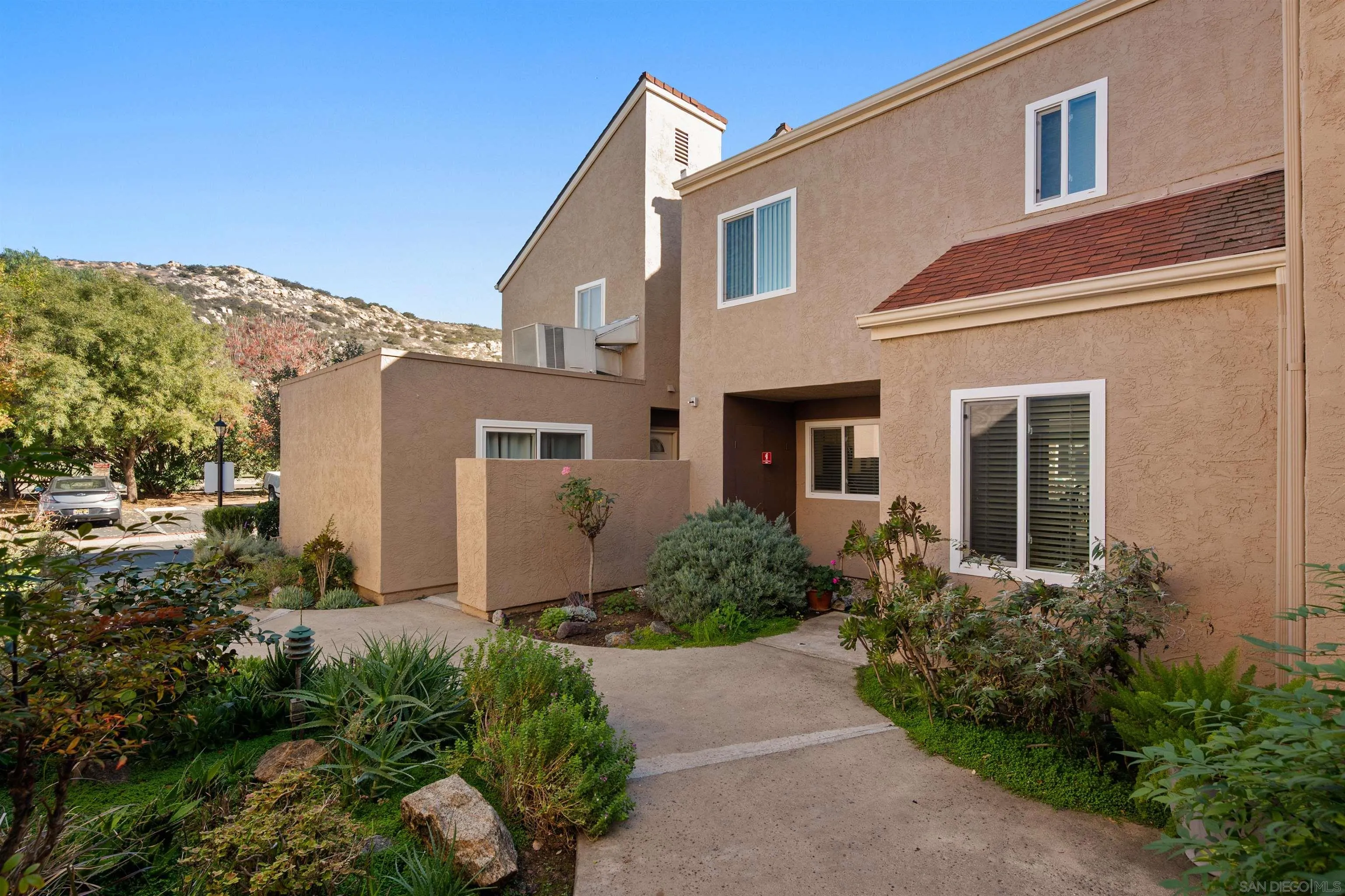 Photo #4: 250046052 Listing: Photo #4