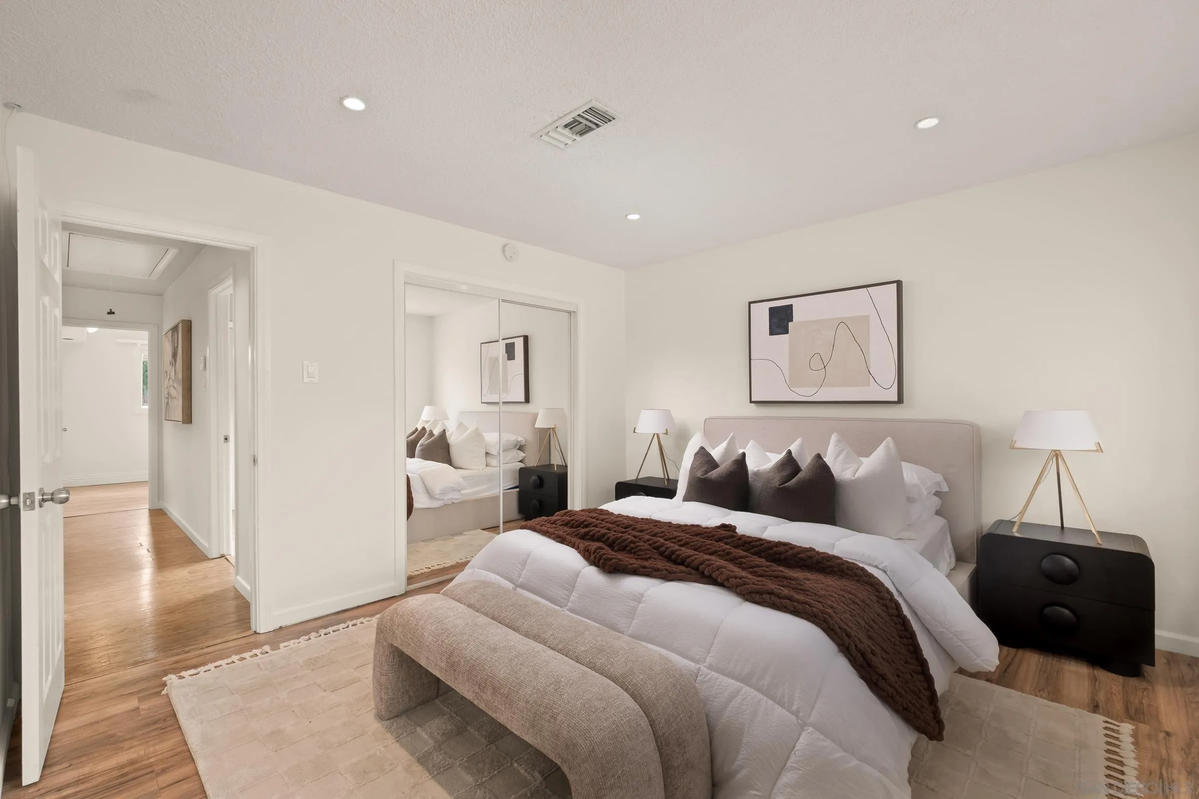 https://cdn.realtyfeed.com/cdn/127/250046060/2251155654adcc6ba19716eb46765af2.webp