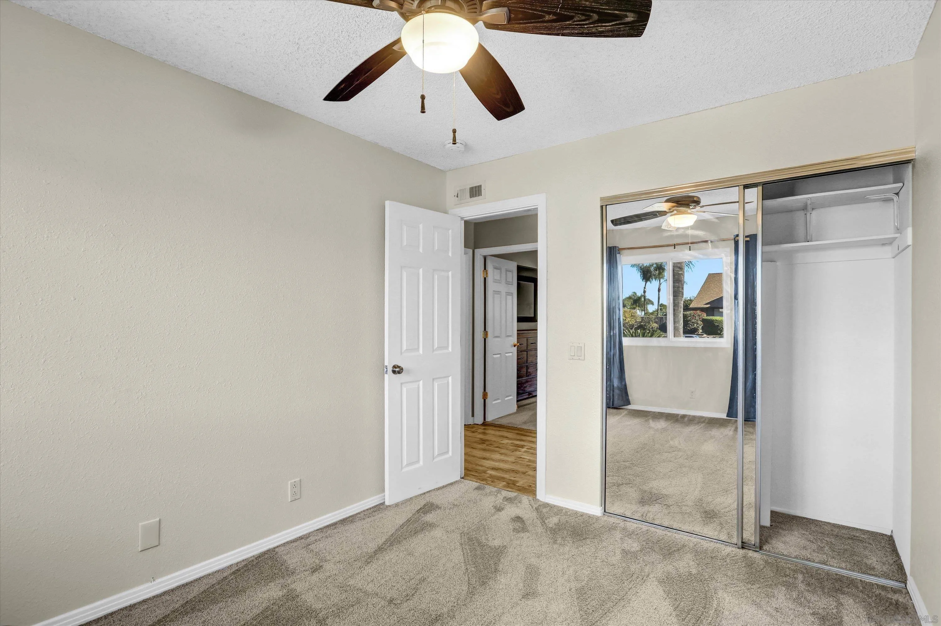 https://cdn.realtyfeed.com/cdn/127/250046068/32729635de6e14af0339b2c04949918f.webp