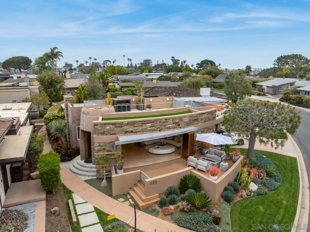 https://cdn.realtyfeed.com/cdn/127/250046071/99737d073b45285777627292b30f01d5.webp