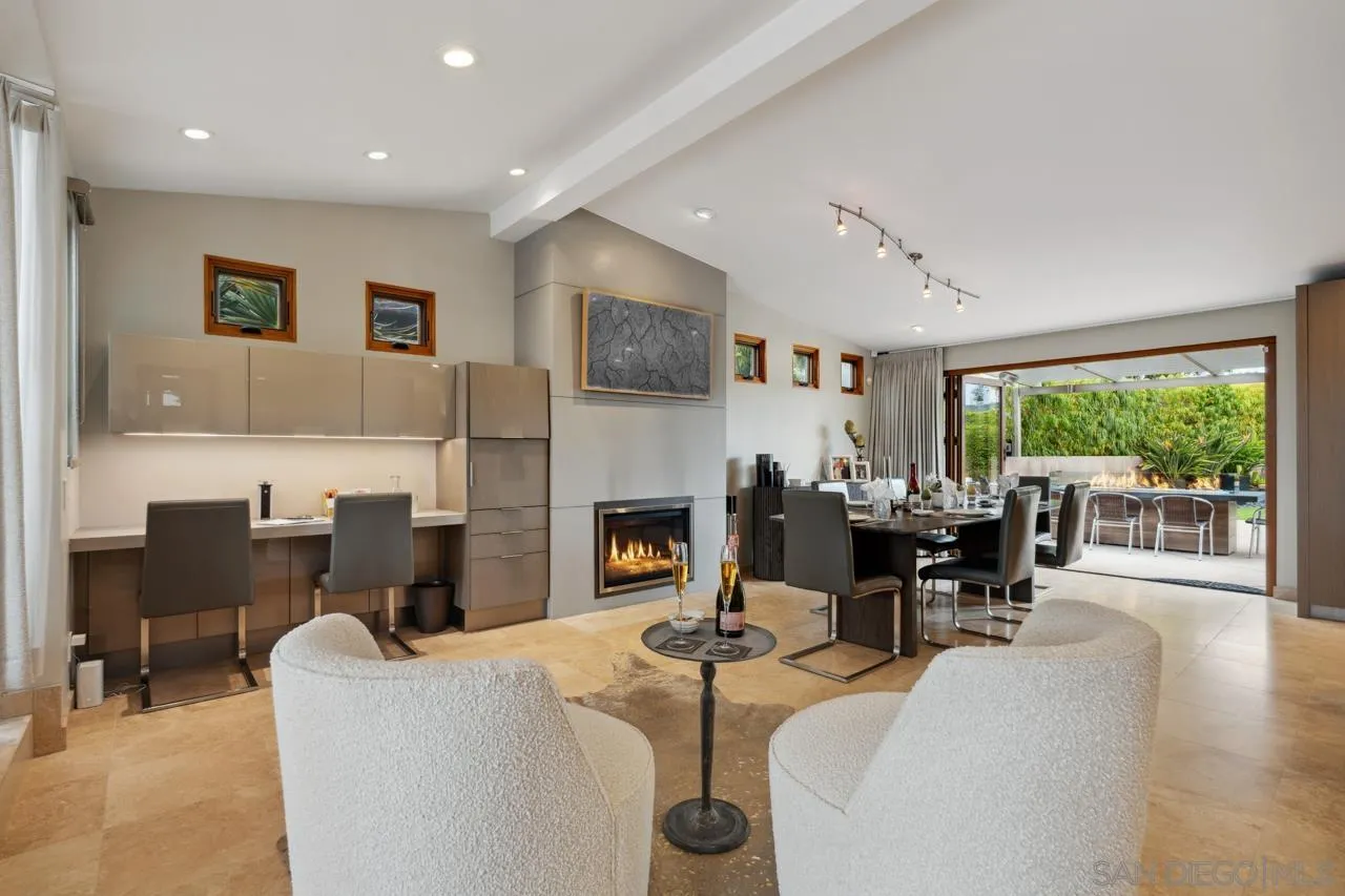 https://cdn.realtyfeed.com/cdn/127/250046071/e655d0451adec94249d49218ad7a6648.webp