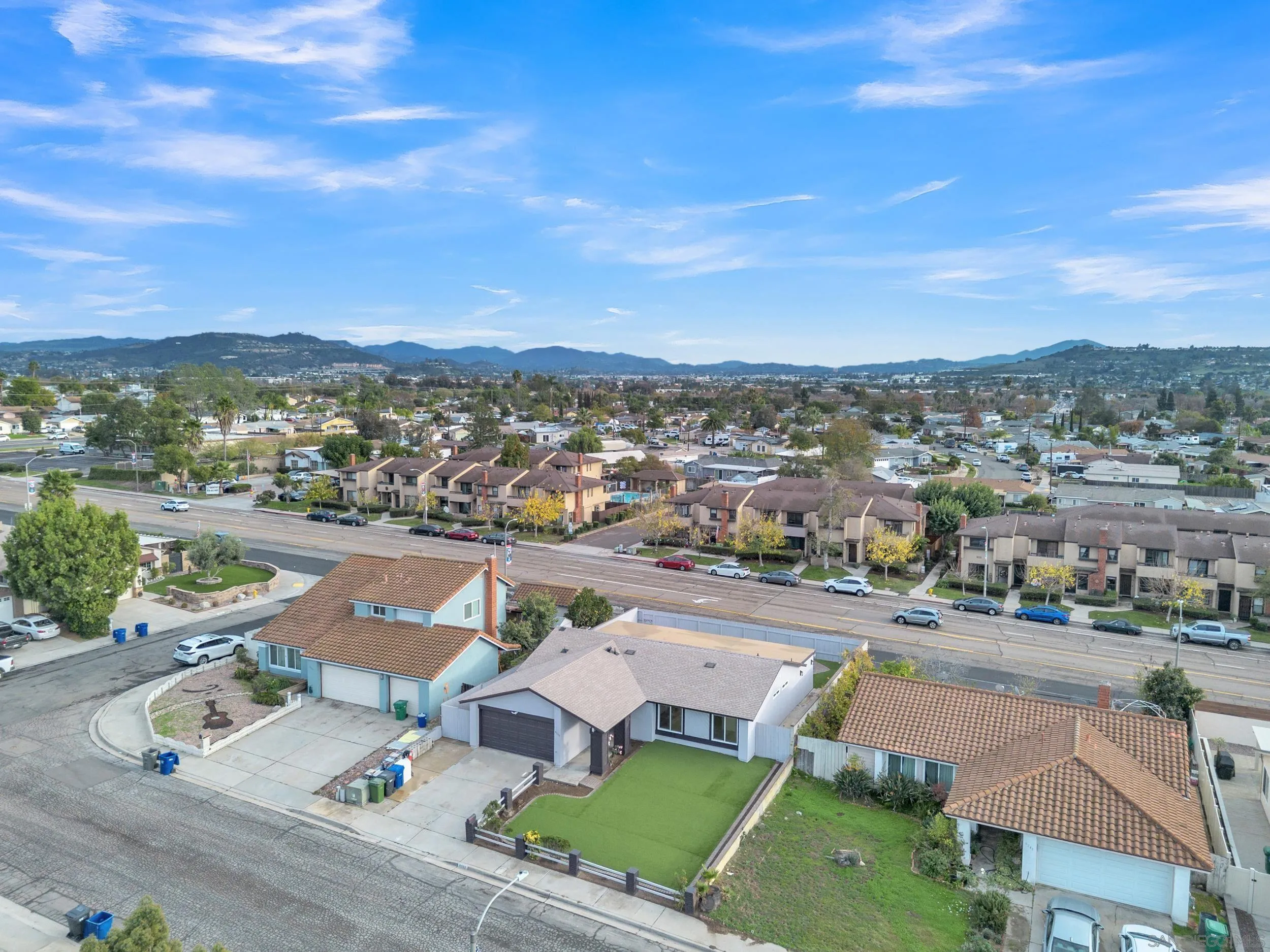 https://cdn.realtyfeed.com/cdn/127/250046074/88ed057aa2526c90e3a328720bfc113b.webp