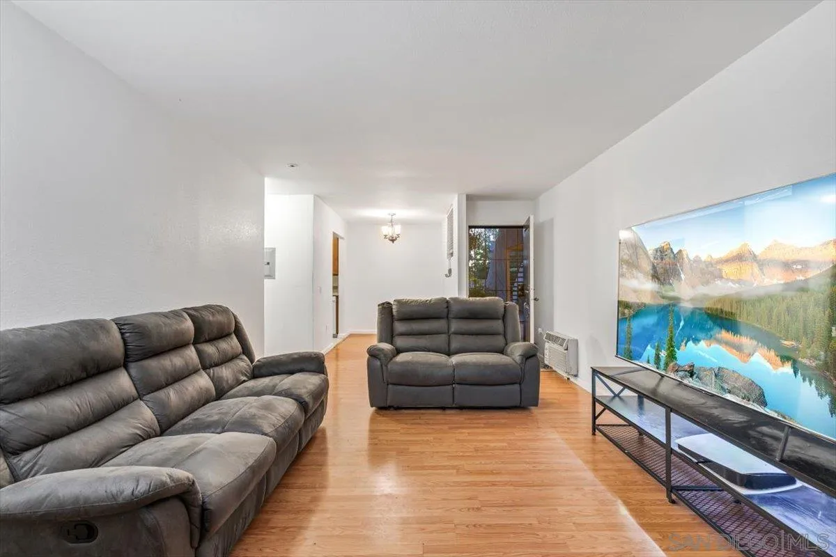 Photo #4: 250046076 Listing: Photo #4