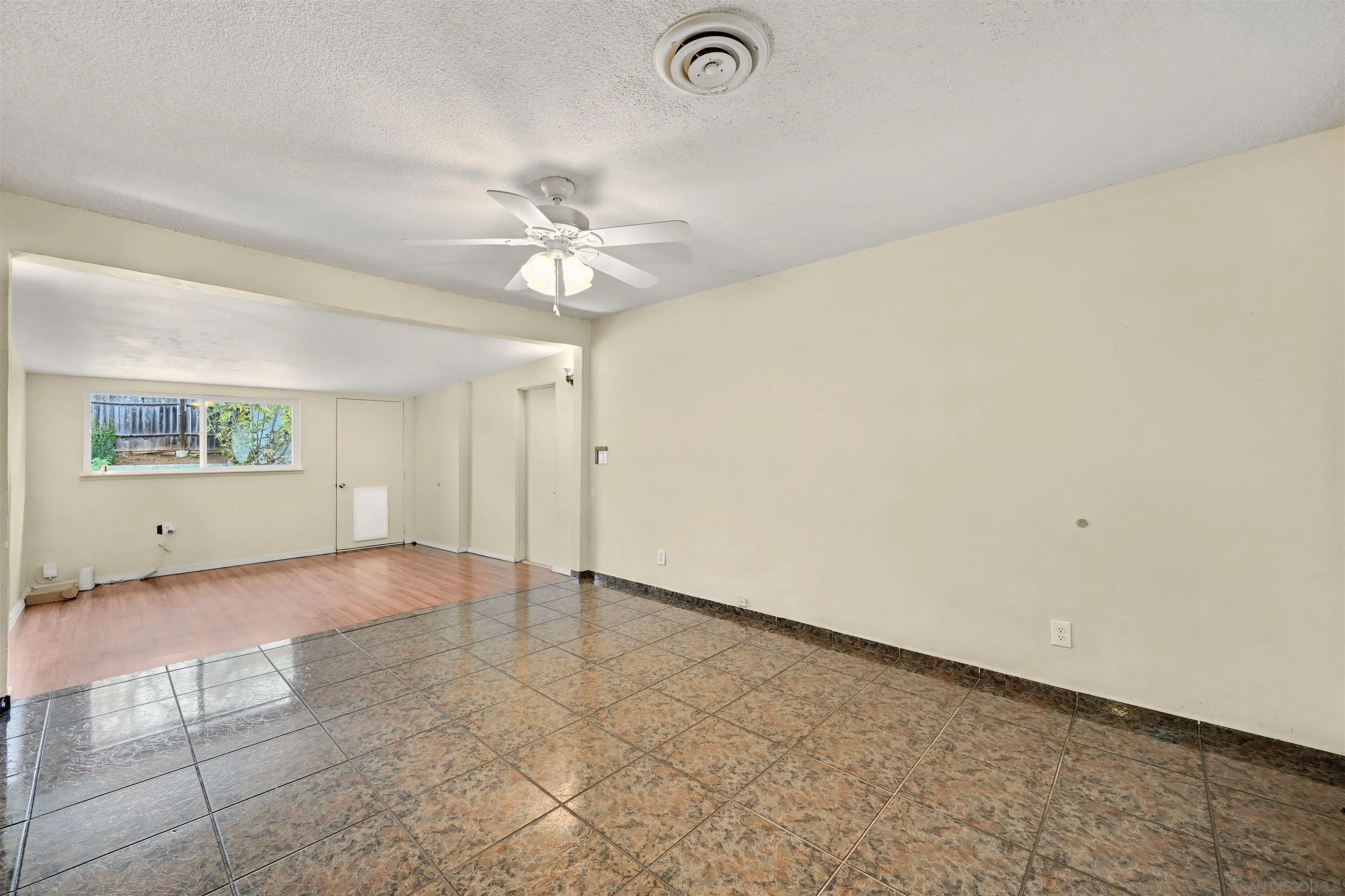 https://cdn.realtyfeed.com/cdn/127/250046088/9cf0162dd0f828d66046446e51b0dc5d.webp