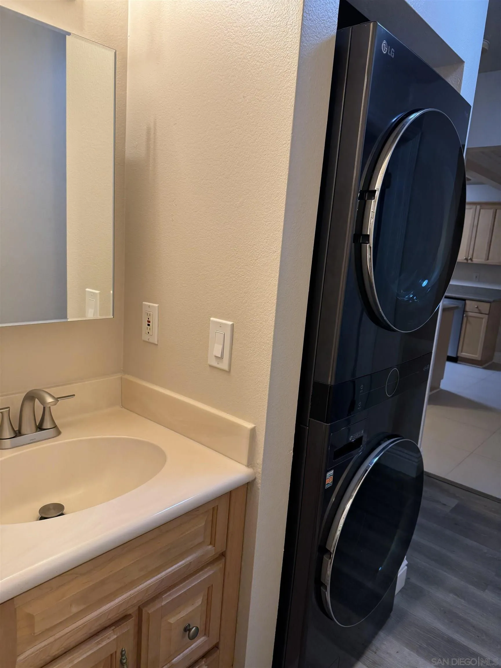 Photo #8: 250046100 Listing: Photo #8