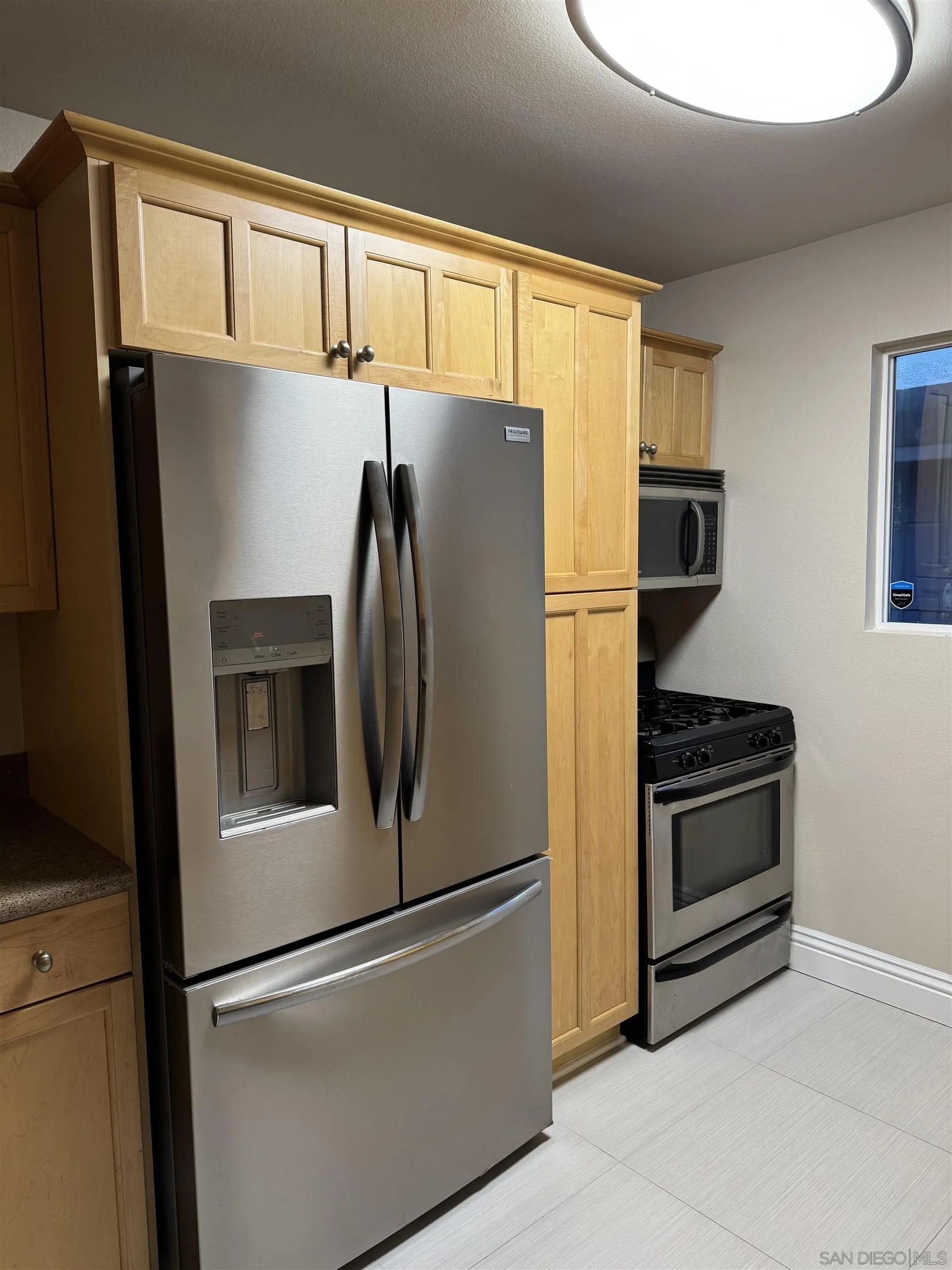 Photo #4: 250046100 Listing: Photo #4