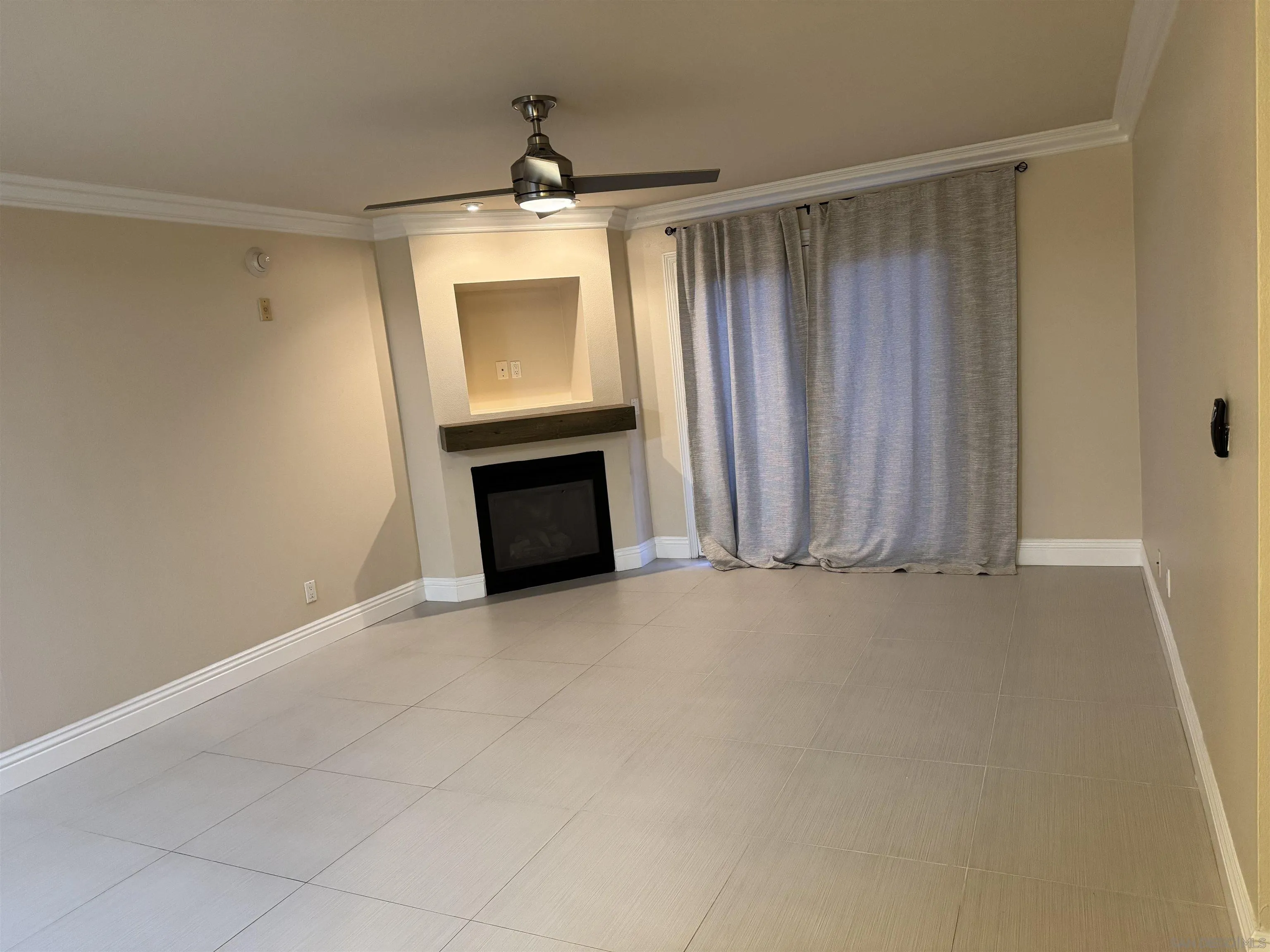 Photo #2: 250046100 Listing: Photo #2