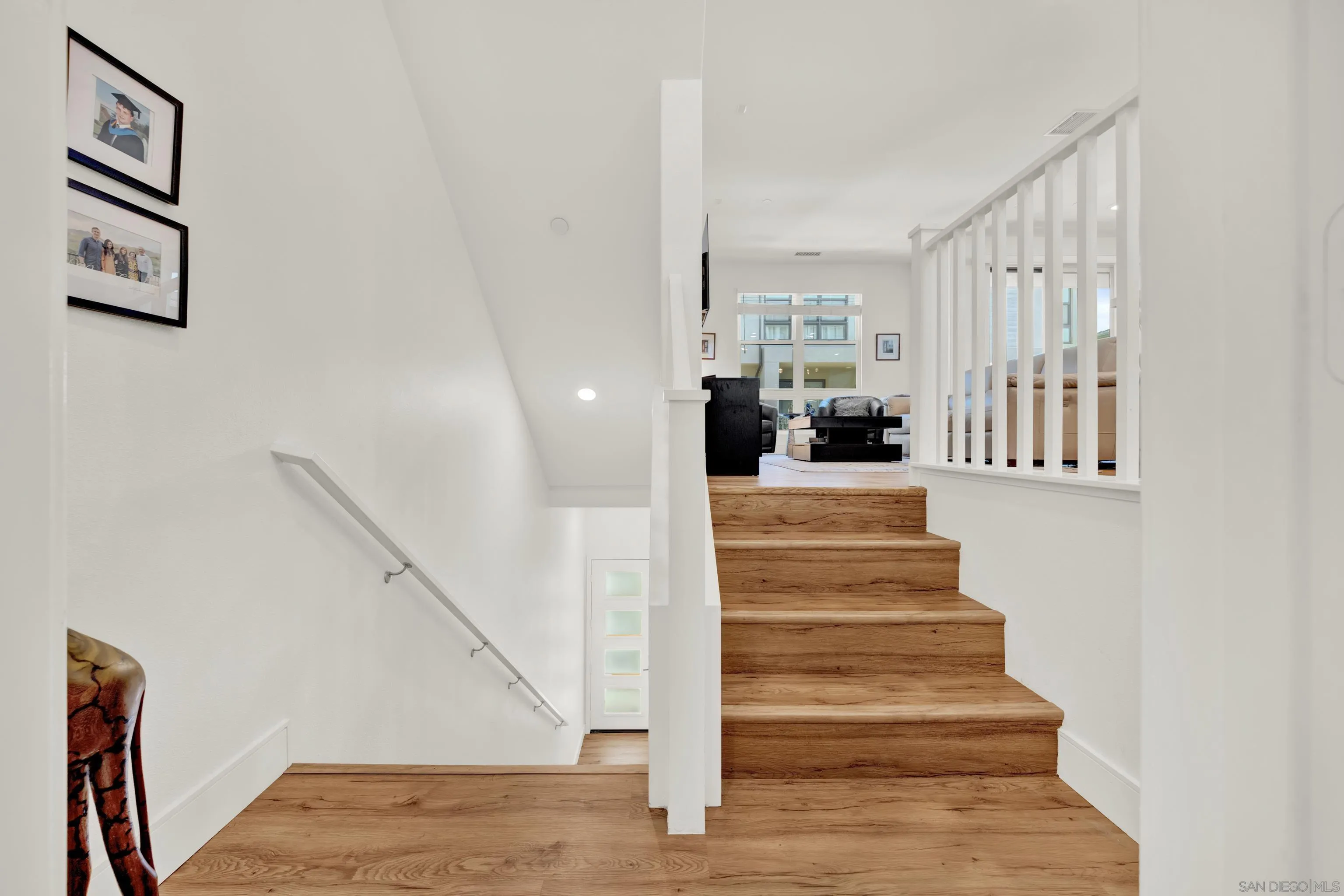 Photo #6: 250046103 Listing: Photo #6