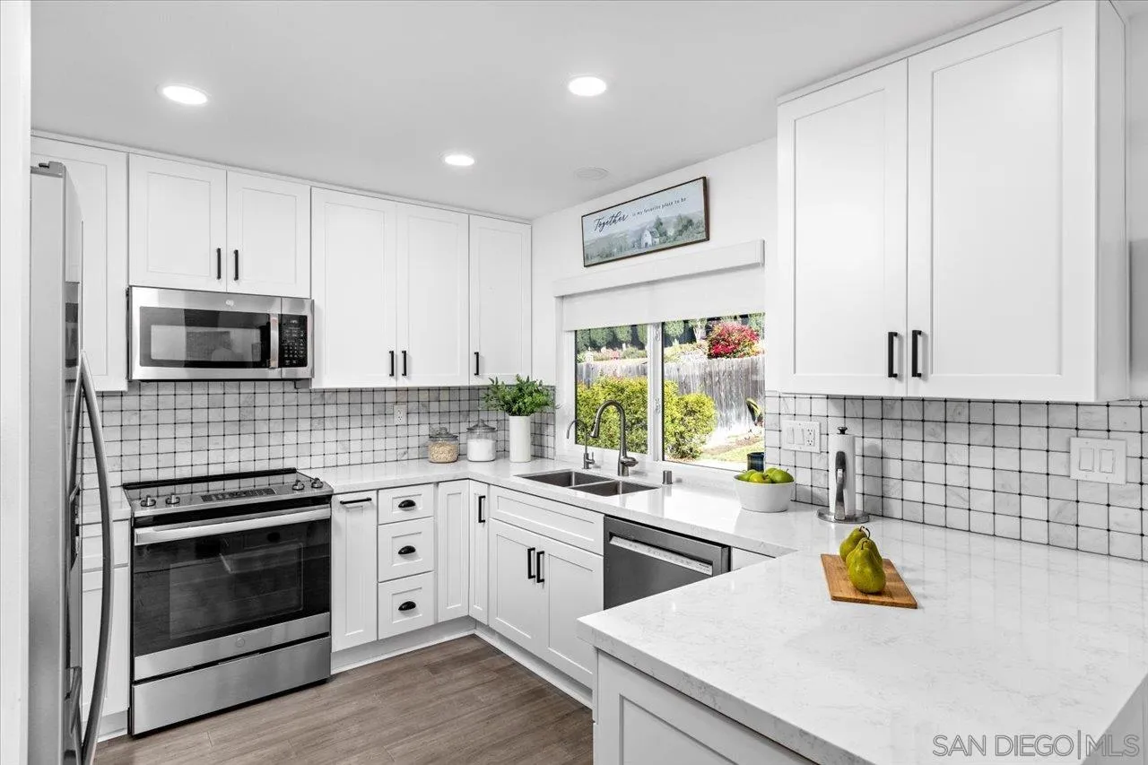 https://cdn.realtyfeed.com/cdn/127/250046104/1af41e584f83ec76ffdc30824129c369.webp