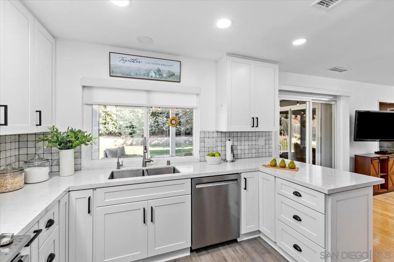 https://cdn.realtyfeed.com/cdn/127/250046104/4eb33724fee3e15aa270dad43032f47b.webp