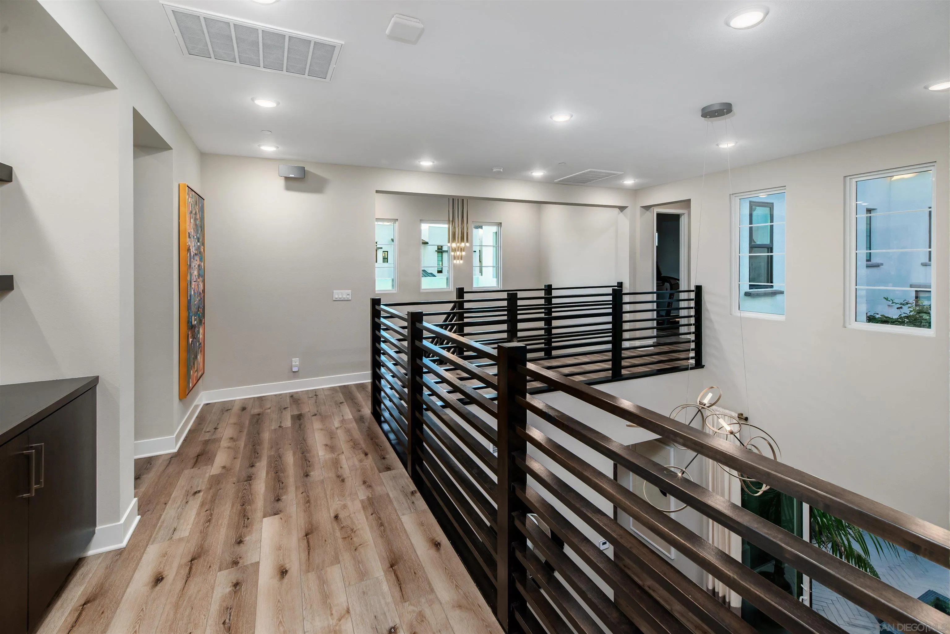 https://cdn.realtyfeed.com/cdn/127/250046107/6ee6e0fb50b7f921da2379f4a10135e6.webp
