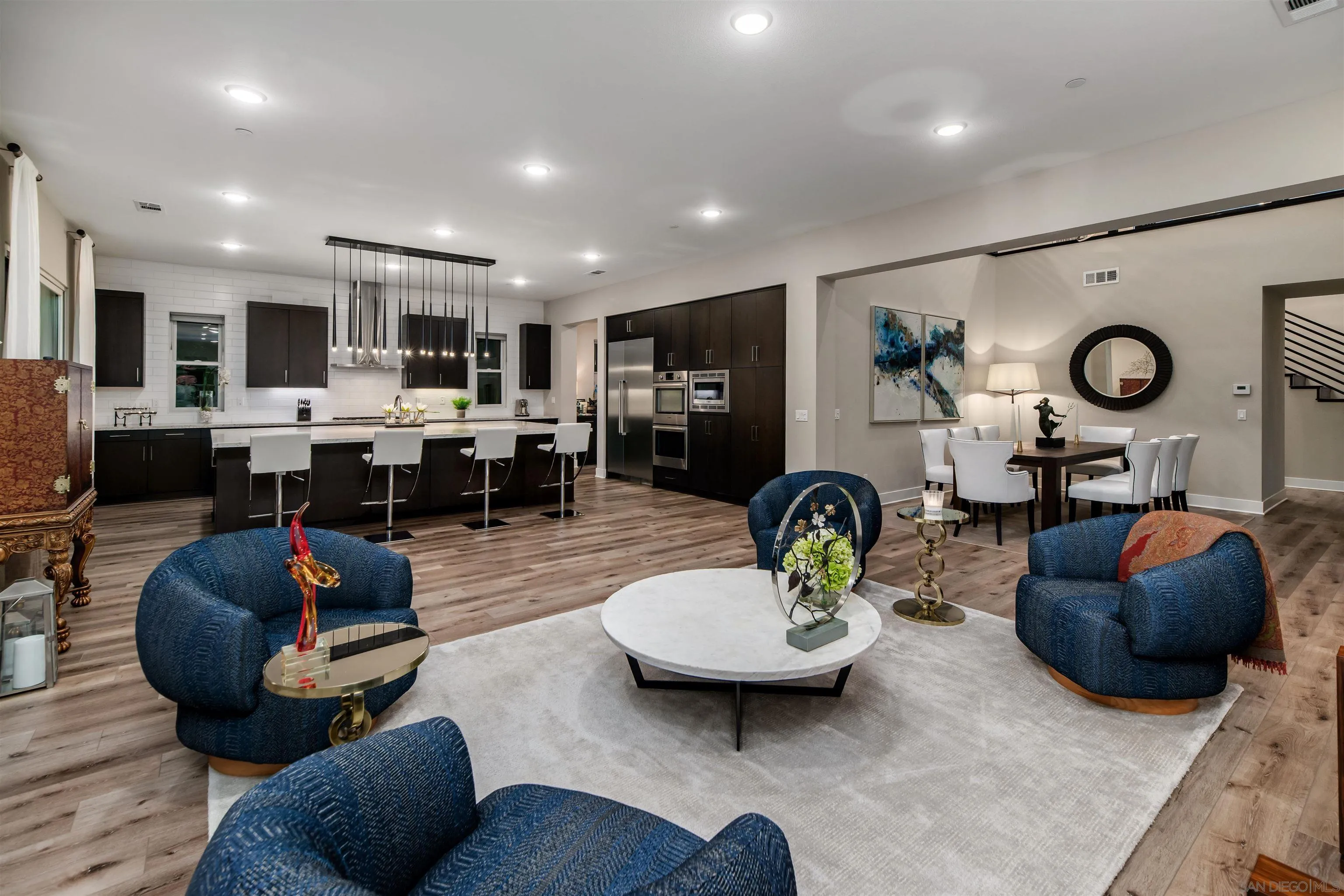 https://cdn.realtyfeed.com/cdn/127/250046107/956e72bd62200ca61bf3a30bc8c91a99.webp