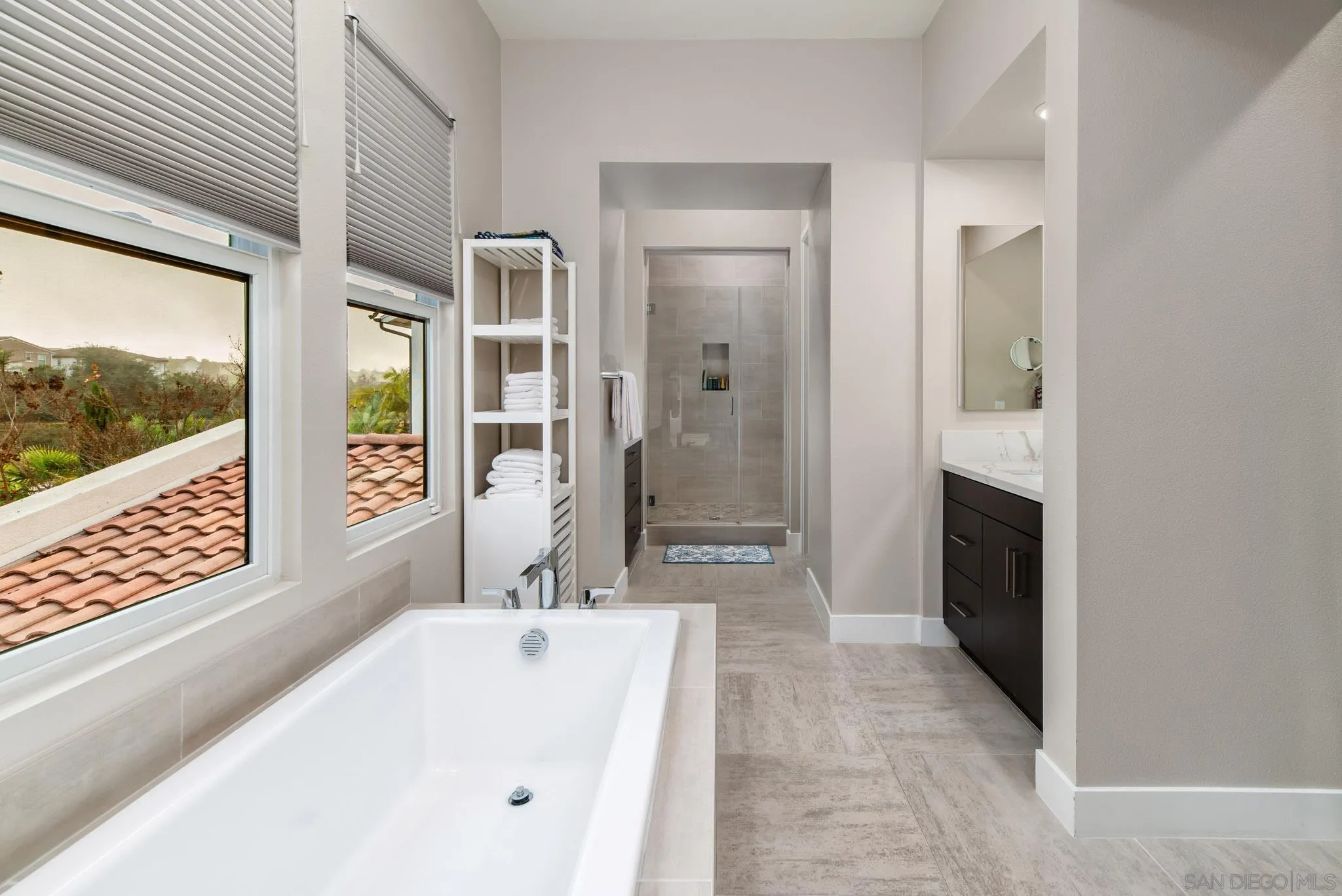 https://cdn.realtyfeed.com/cdn/127/250046107/b0e782177f9e8017380b2a991f3208ac.webp