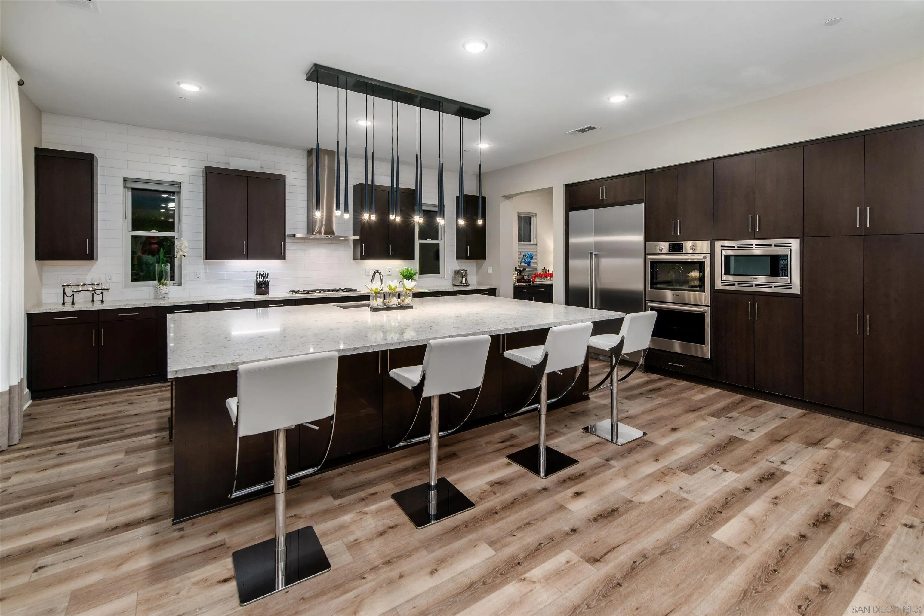 https://cdn.realtyfeed.com/cdn/127/250046107/e814528214e1194699d64eadf183e123.webp