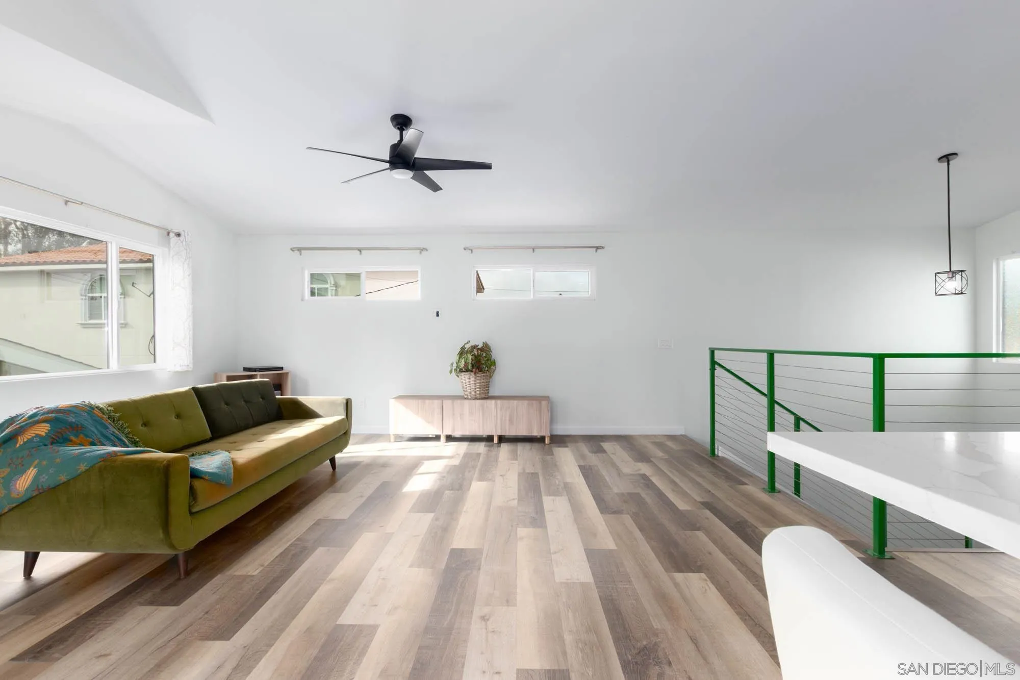 https://cdn.realtyfeed.com/cdn/127/250046109/53fcbb54ca0548269050d9b65dc2570d.webp