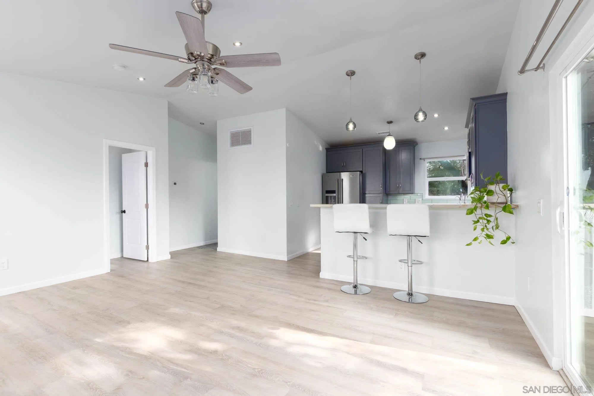 https://cdn.realtyfeed.com/cdn/127/250046109/927805395b60560339820668503fce20.webp