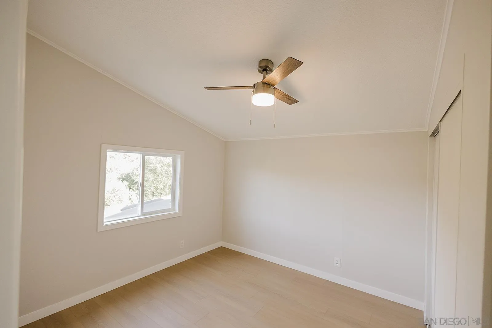 https://cdn.realtyfeed.com/cdn/127/250046115/ae661872307bf449e634b08501290b4b.webp