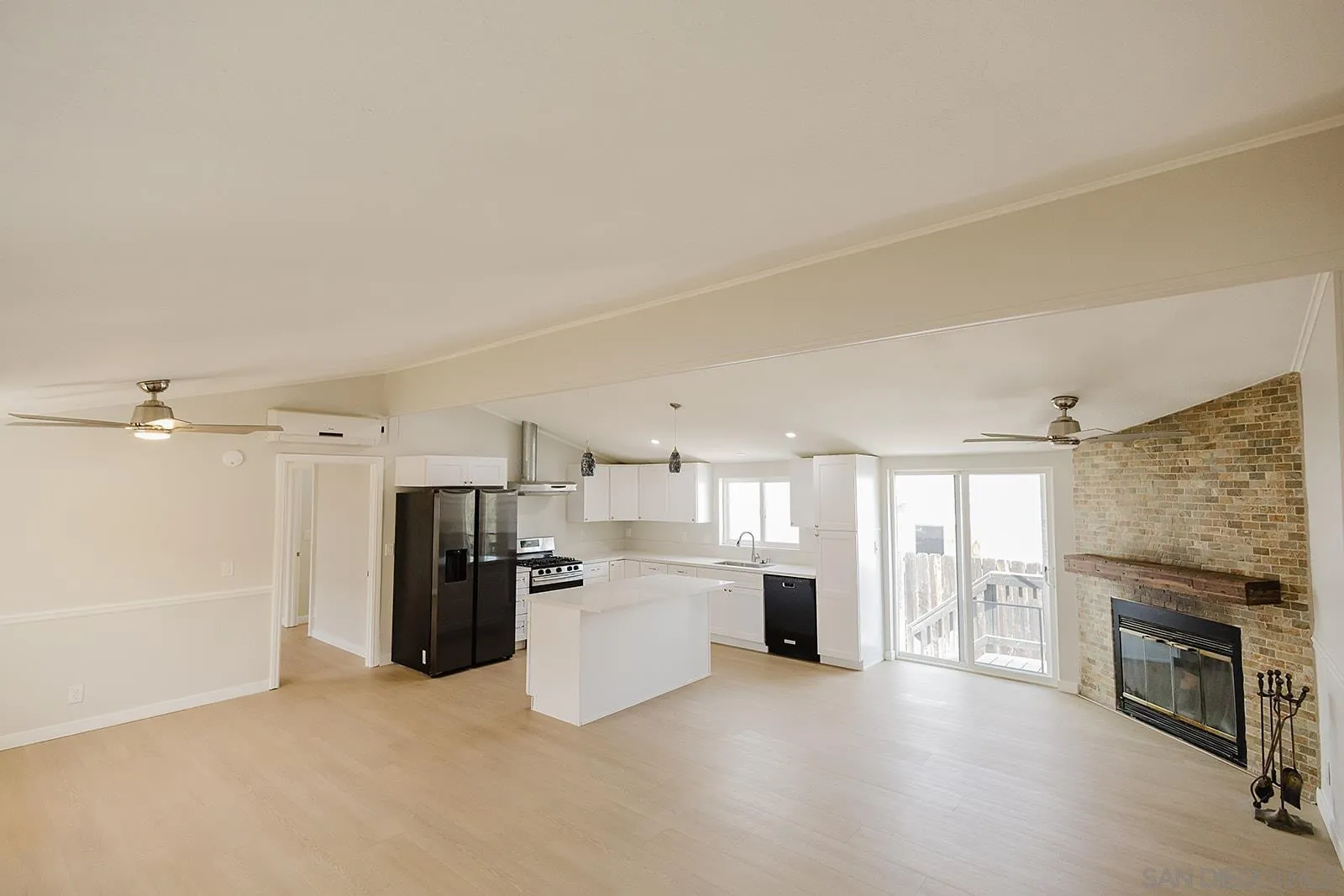 https://cdn.realtyfeed.com/cdn/127/250046115/bf0057ad3540c26084141dc15e47756a.webp