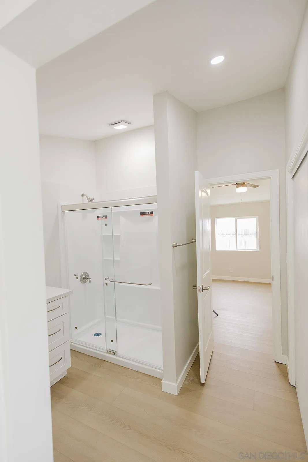 https://cdn.realtyfeed.com/cdn/127/250046115/c43848ad46a807202e5866c61a01b50a.webp