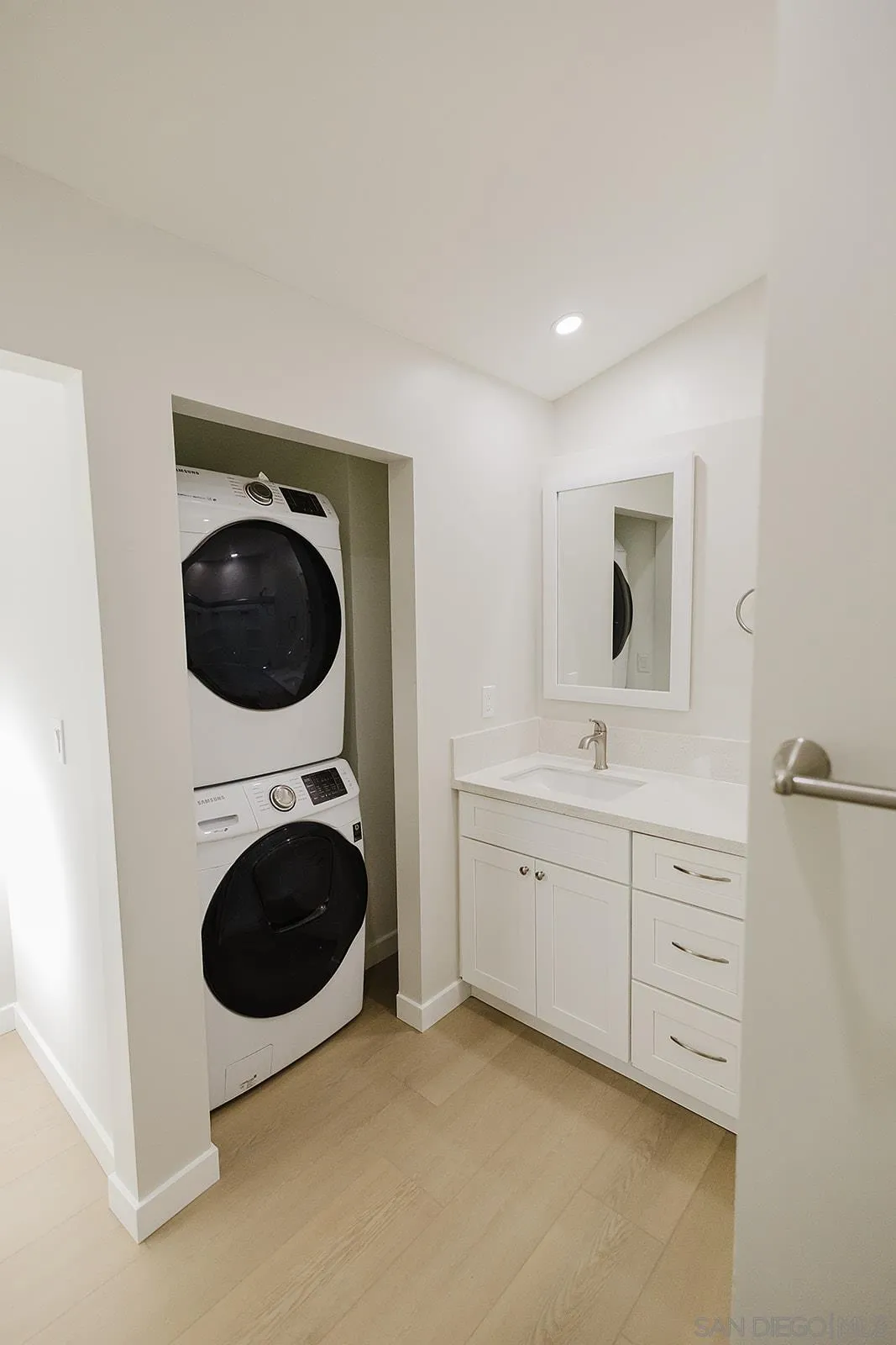 https://cdn.realtyfeed.com/cdn/127/250046115/cd6b8cfa2fa713f6b2898188501c9163.webp