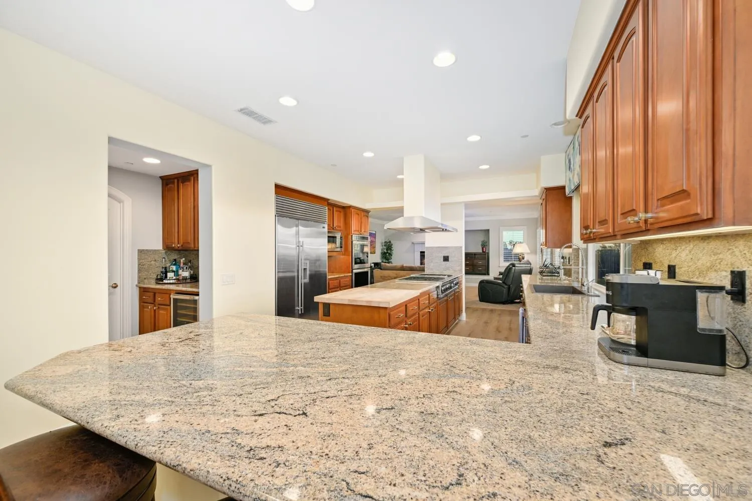 https://cdn.realtyfeed.com/cdn/127/250046117/21808591b5067f761ce292f572734ce6.webp
