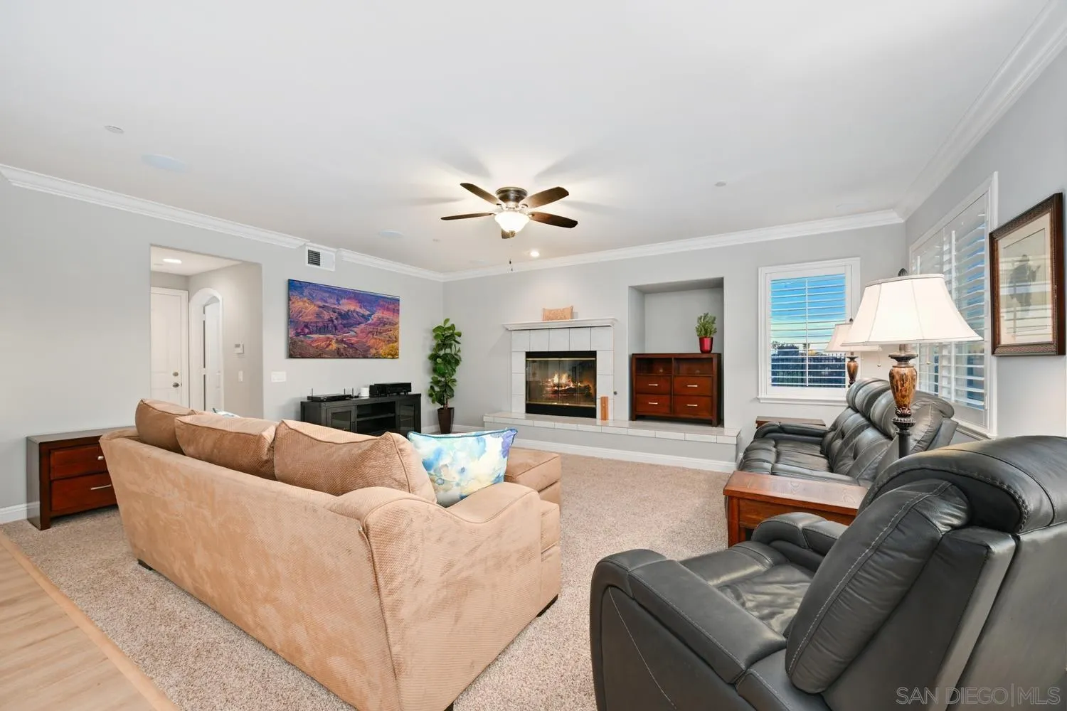 https://cdn.realtyfeed.com/cdn/127/250046117/2301198e465dc8fb774b9696b9974ba8.webp