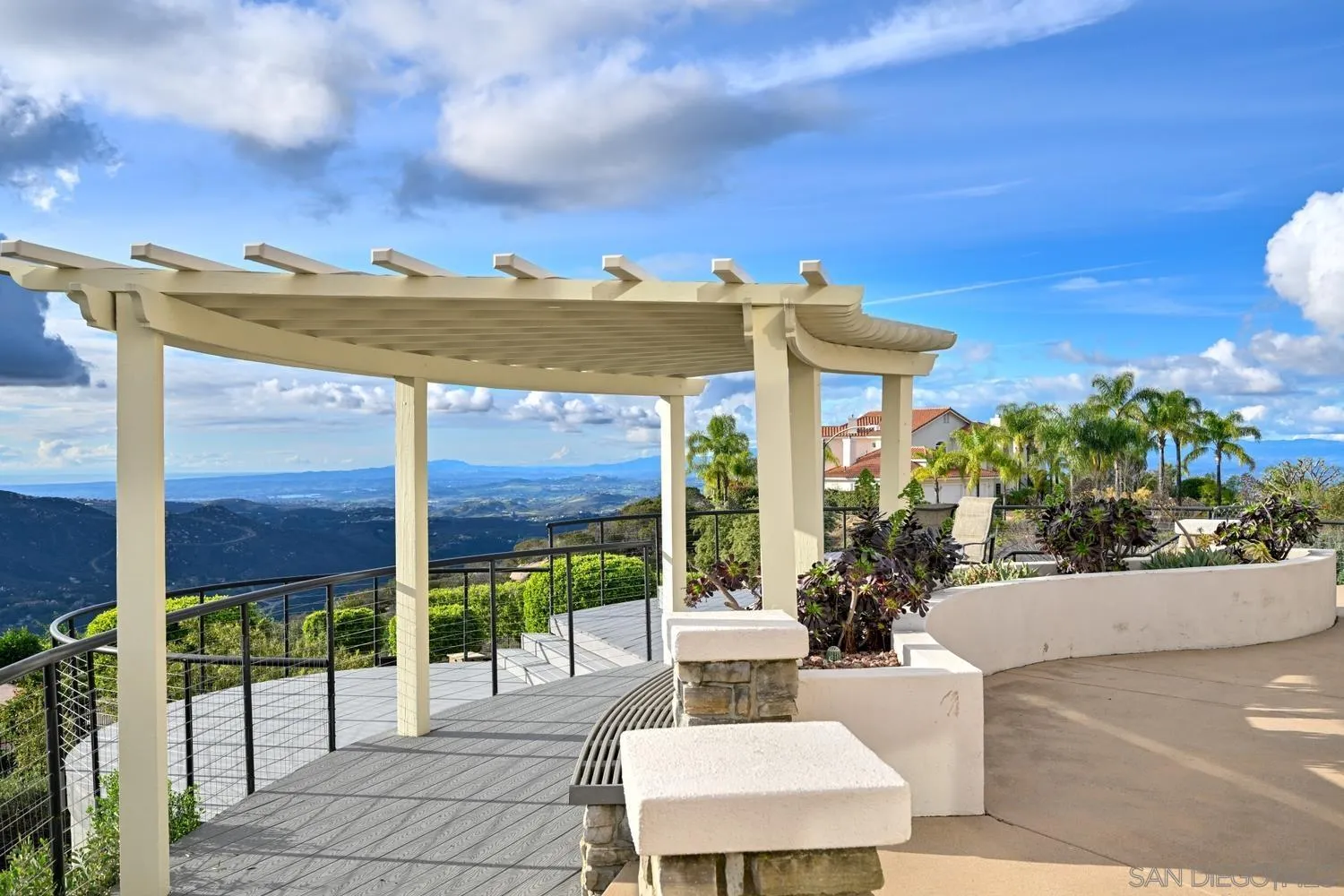 https://cdn.realtyfeed.com/cdn/127/250046117/23968166126c941cf64b6b8180b0b1ce.webp