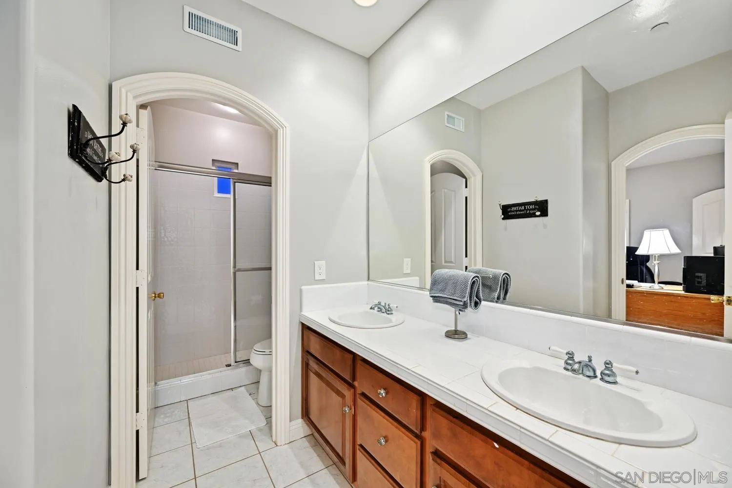 https://cdn.realtyfeed.com/cdn/127/250046117/707160724a1f60190577aa0a59e8f6e5.webp