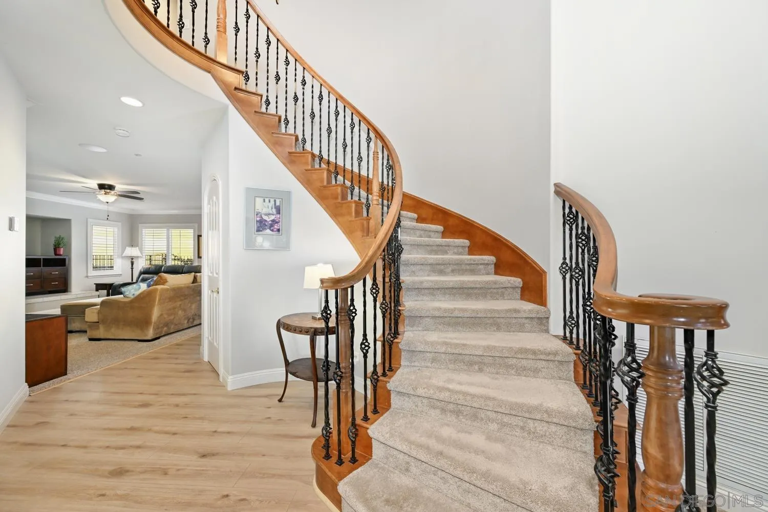 https://cdn.realtyfeed.com/cdn/127/250046117/fe0822525b847d02c9e126af98310f67.webp