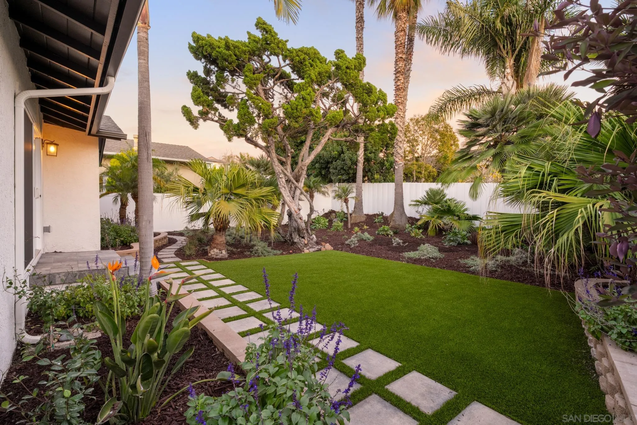 https://cdn.realtyfeed.com/cdn/127/250046120/d6213881140a6b6f41afbb1f8054e8ac.webp