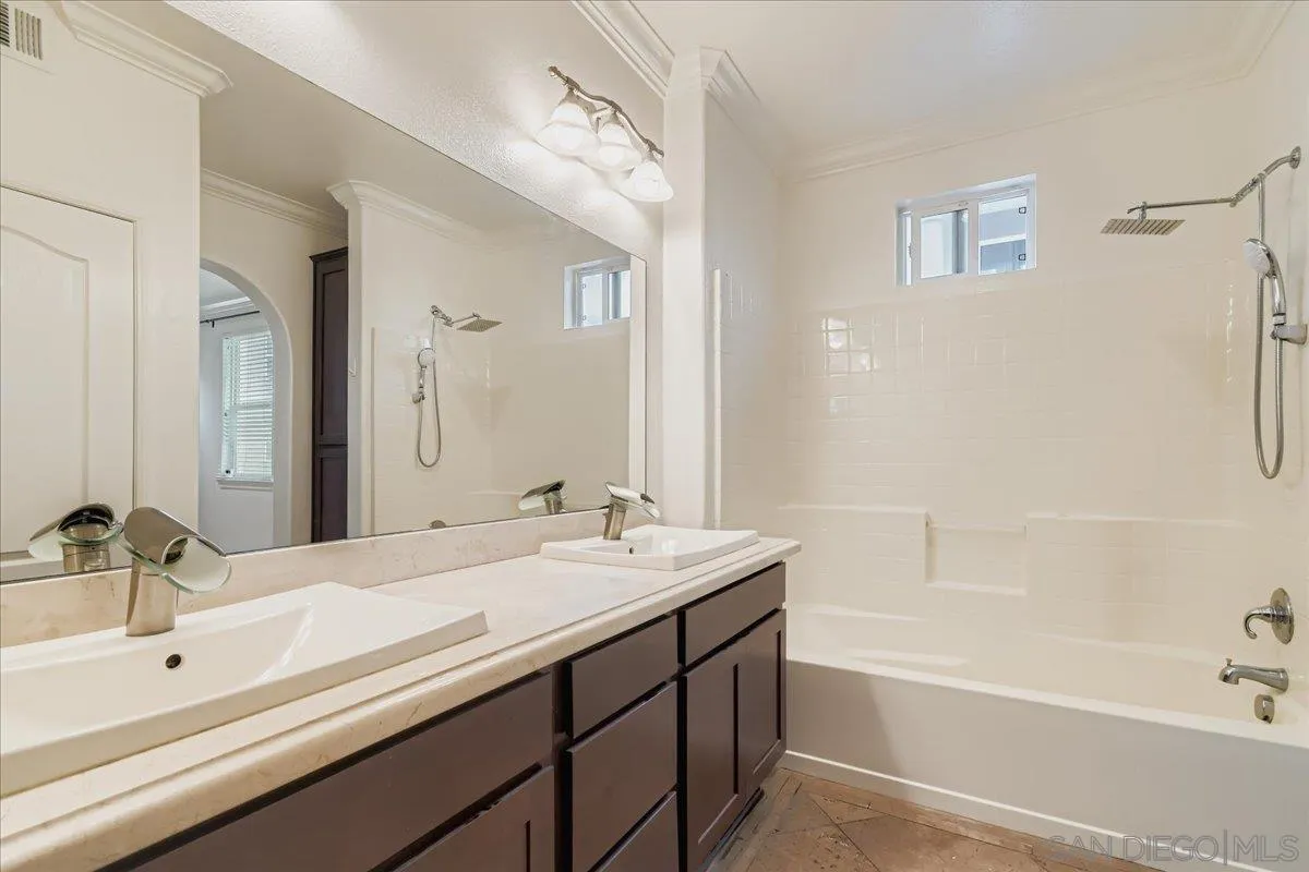 Photo #13: 250046125 Listing: Photo #13